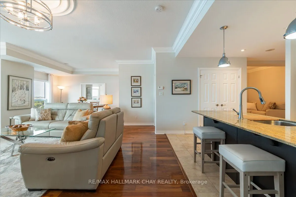 33 Ellen Street, #1108