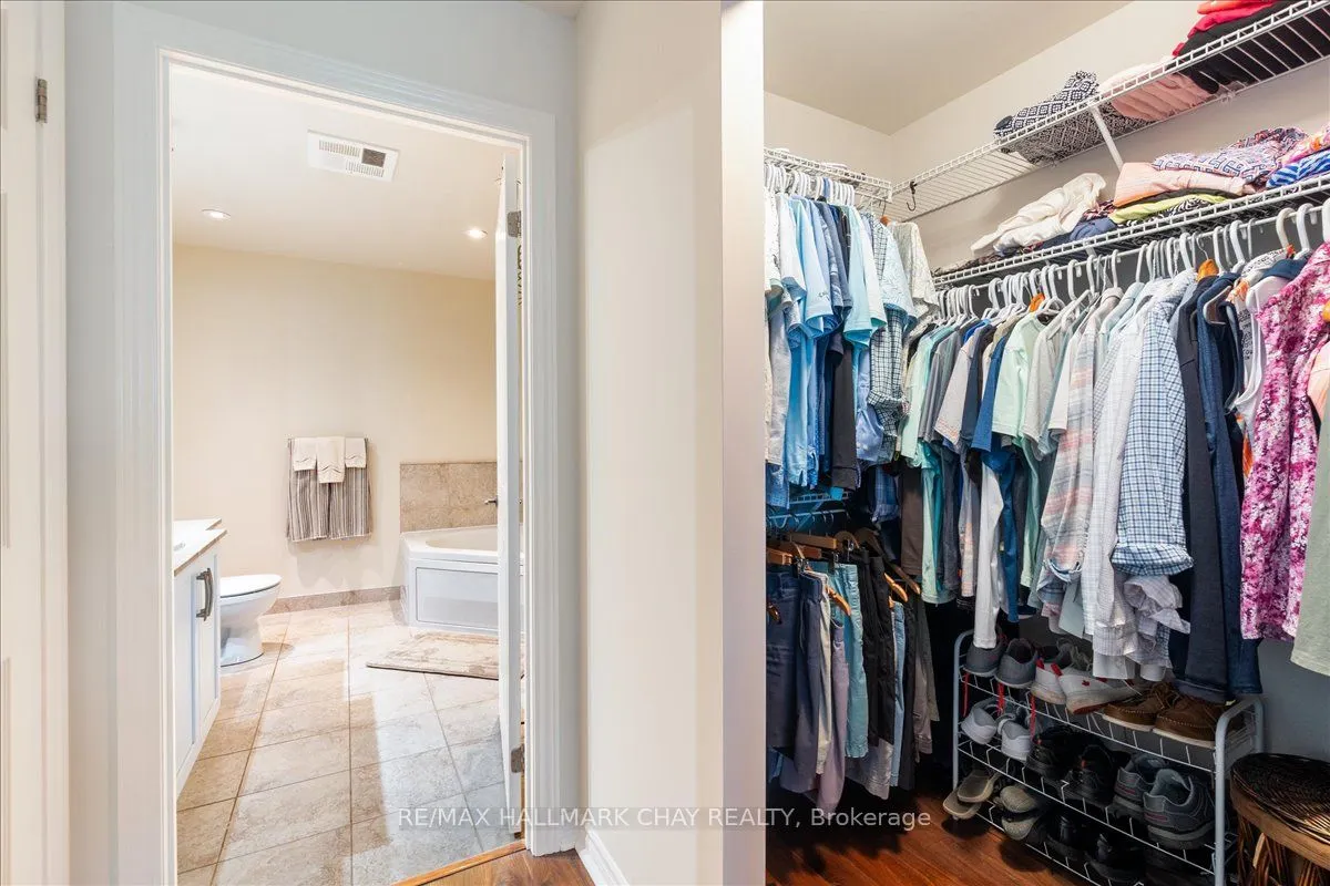 33 Ellen Street, #1108