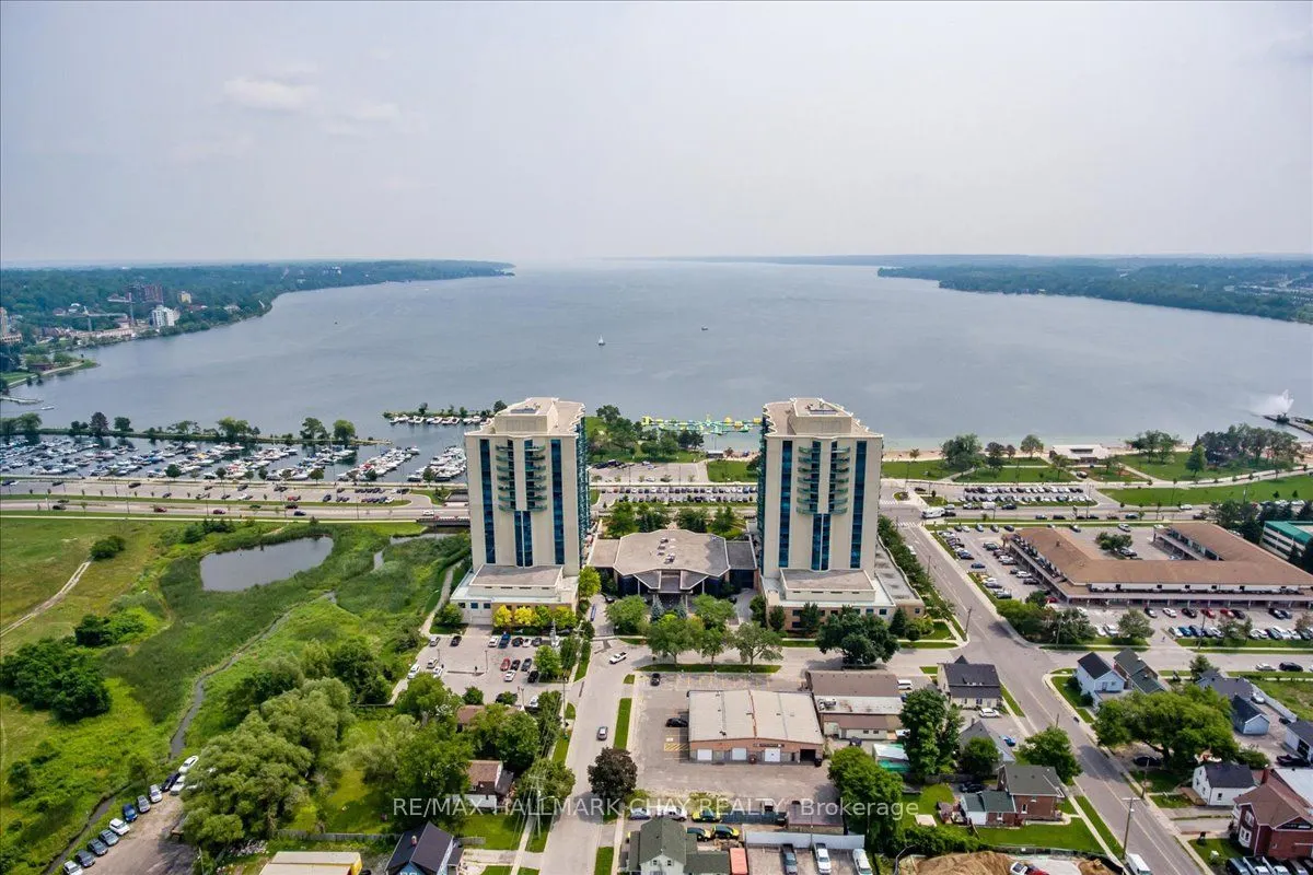 33 Ellen Street, #1108