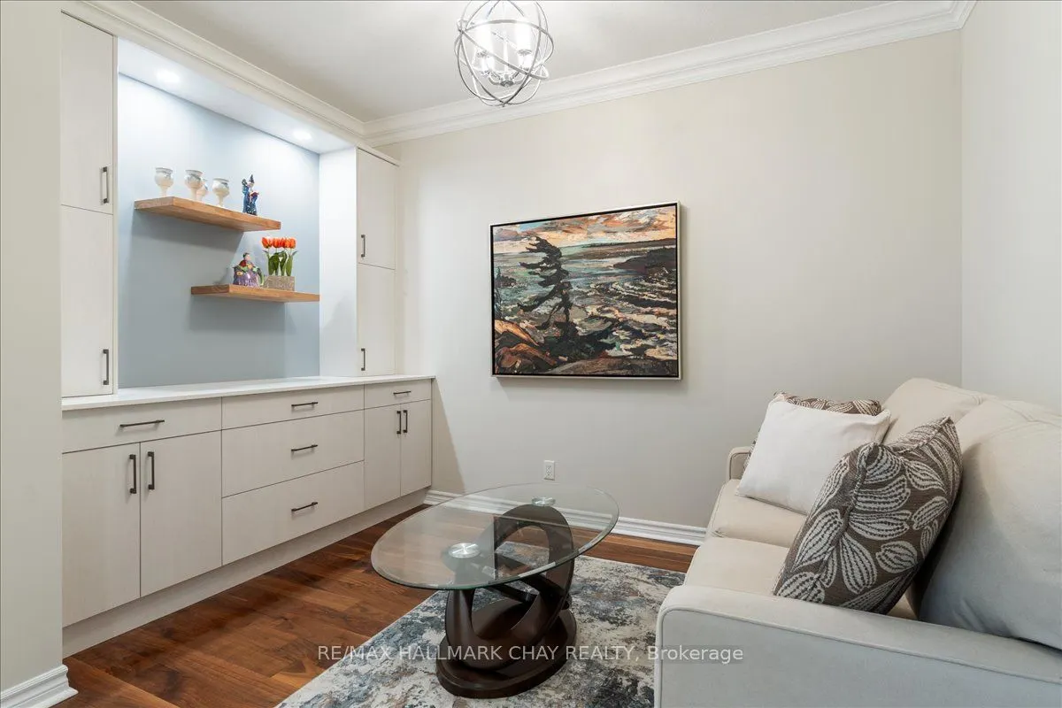 33 Ellen Street, #1108