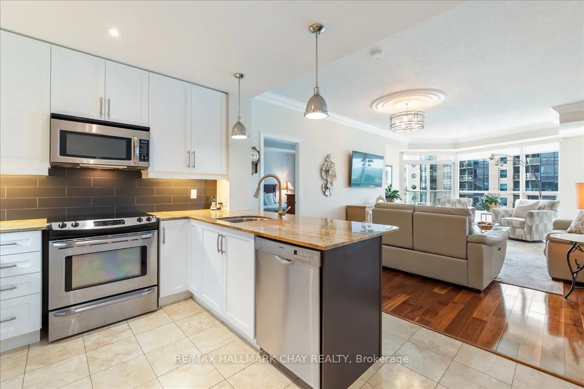 33 Ellen Street, #1108