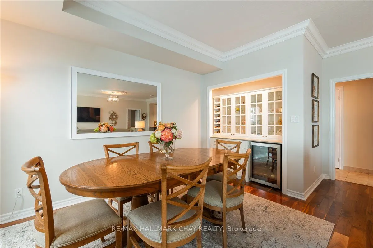 33 Ellen Street, #1108