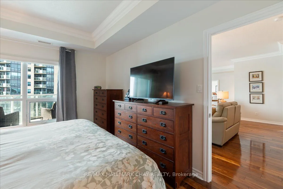 33 Ellen Street, #1108