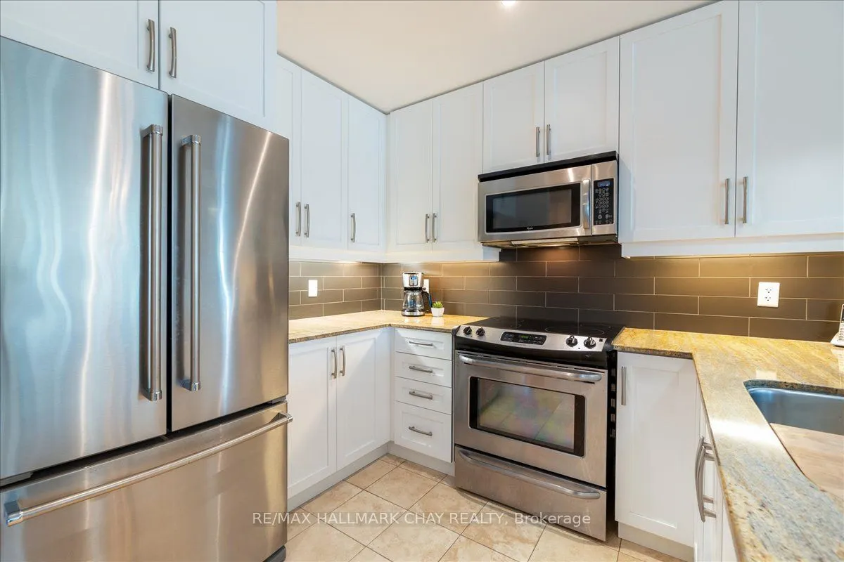 33 Ellen Street, #1108