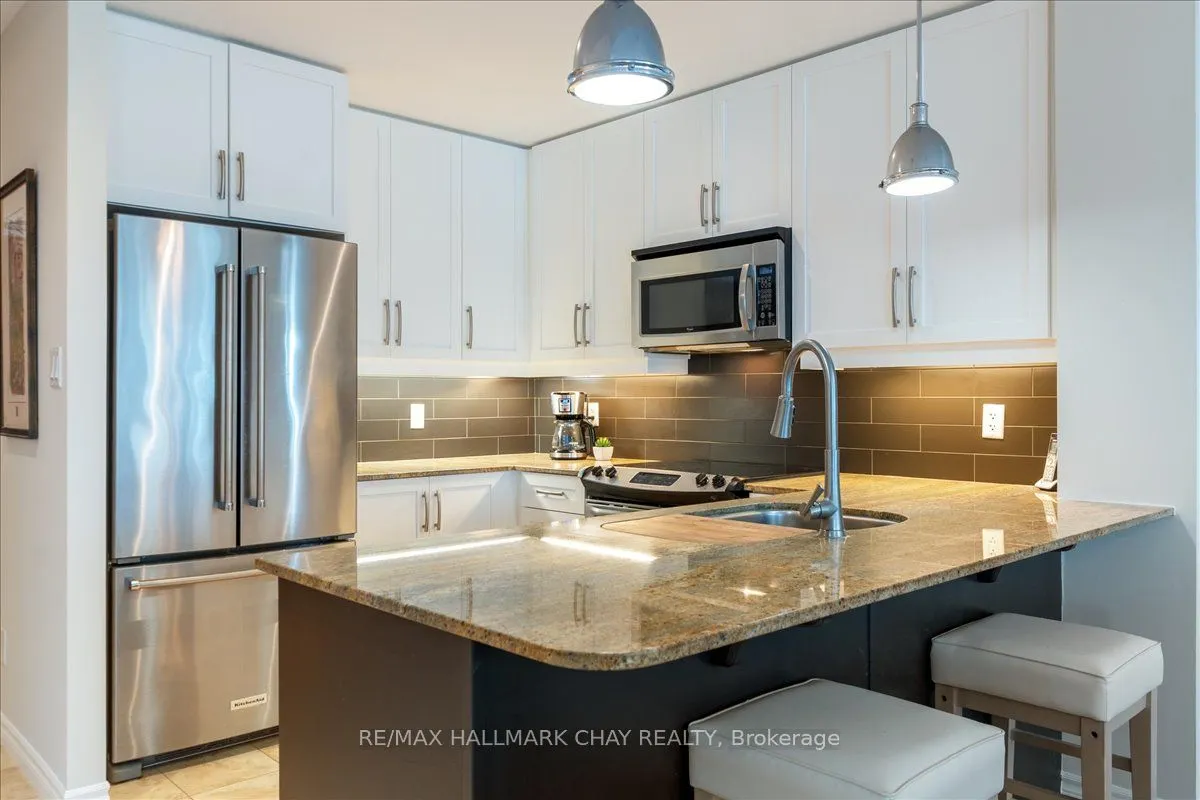 33 Ellen Street, #1108