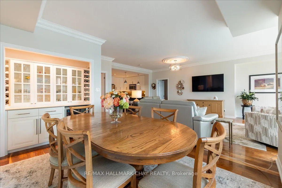 33 Ellen Street, #1108