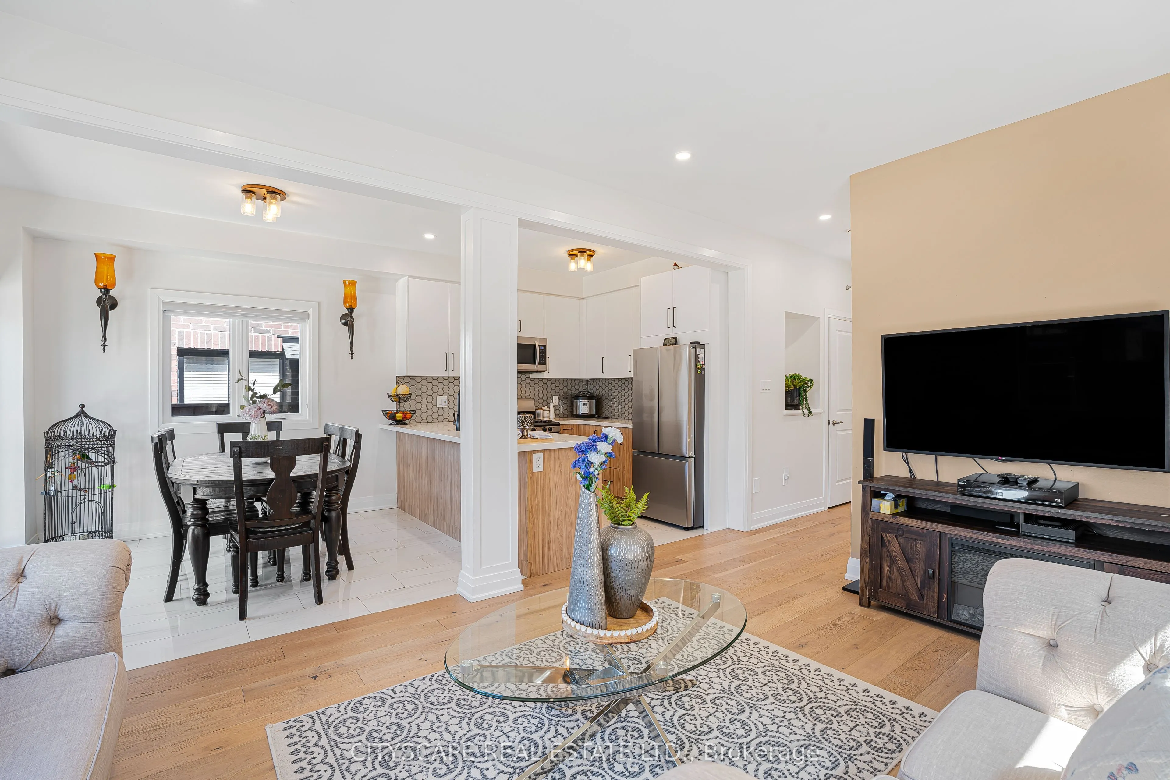 143 Sun King Crescent