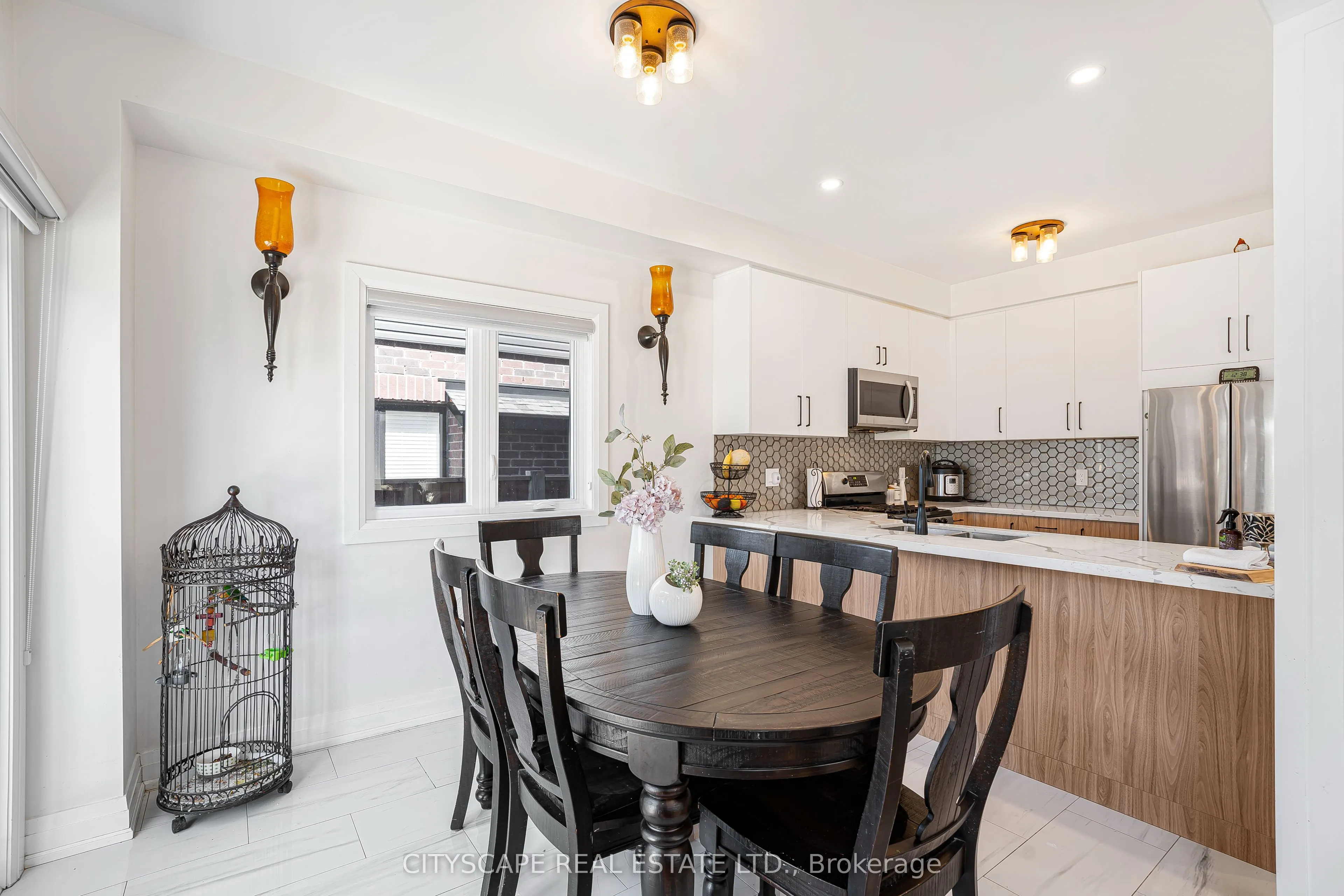 143 Sun King Crescent