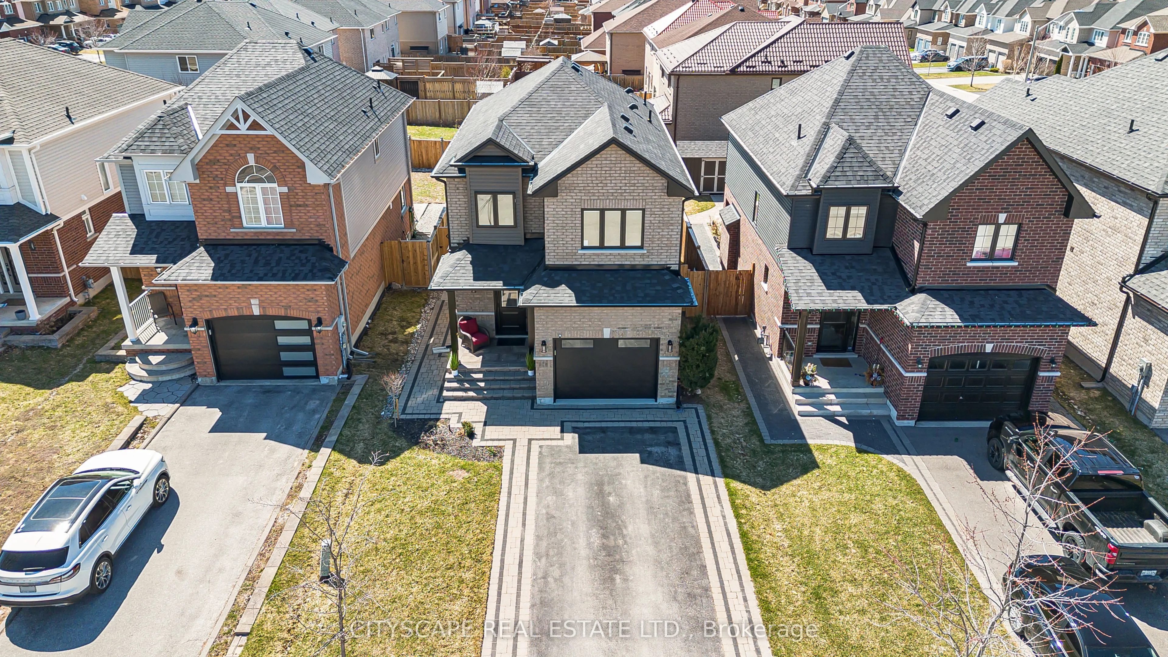 143 Sun King Crescent