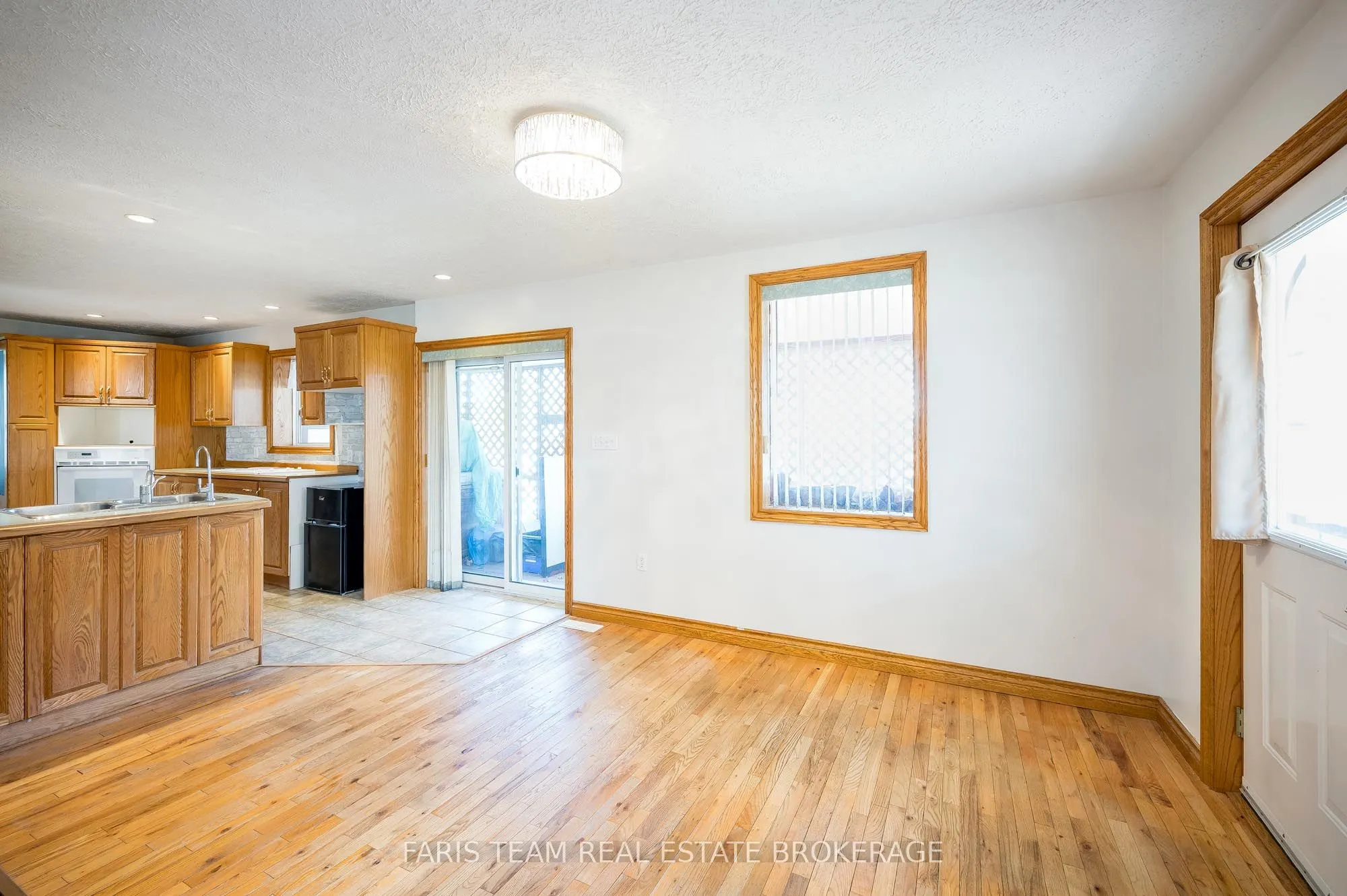 326 Lafontaine Road W
