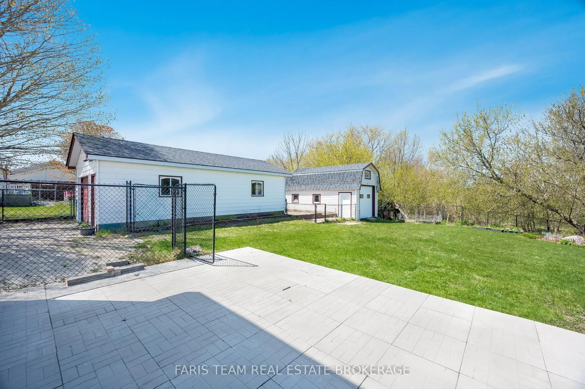 326 Lafontaine Road W
