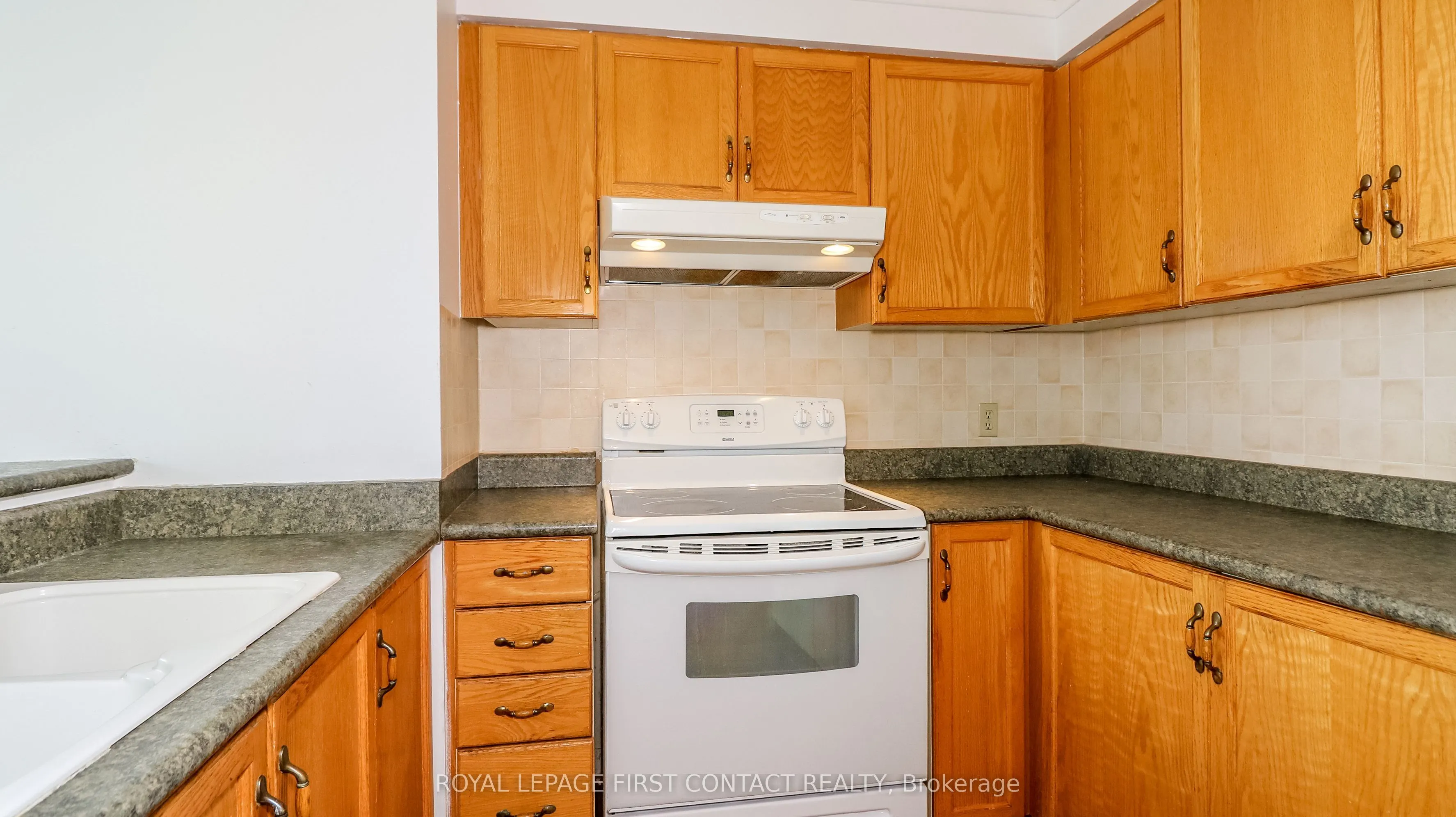 150 Dunlop Street E, #811