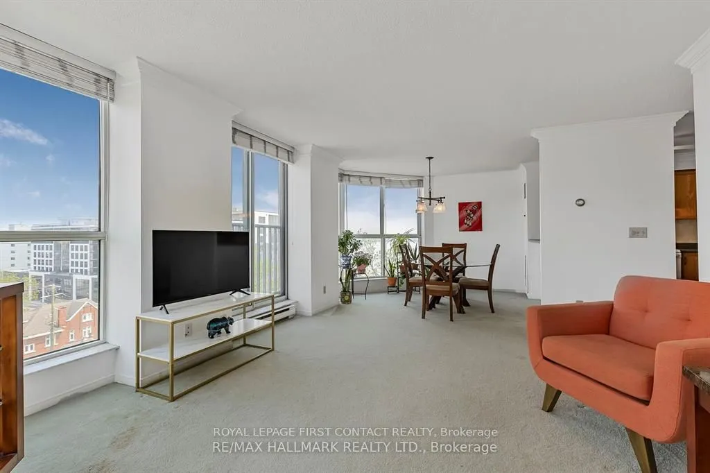 150 Dunlop Street E, #811