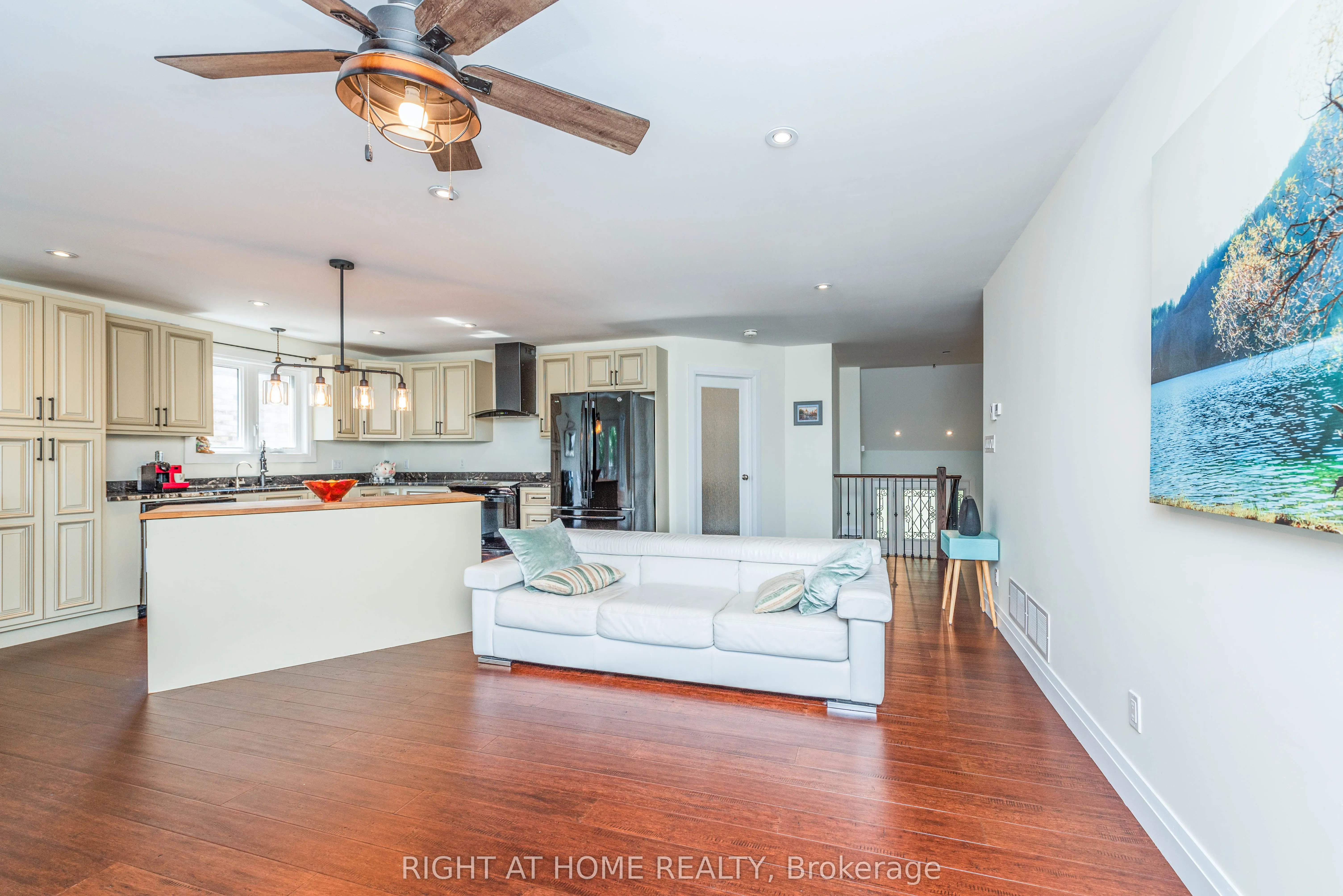11 Ottaway Avenue