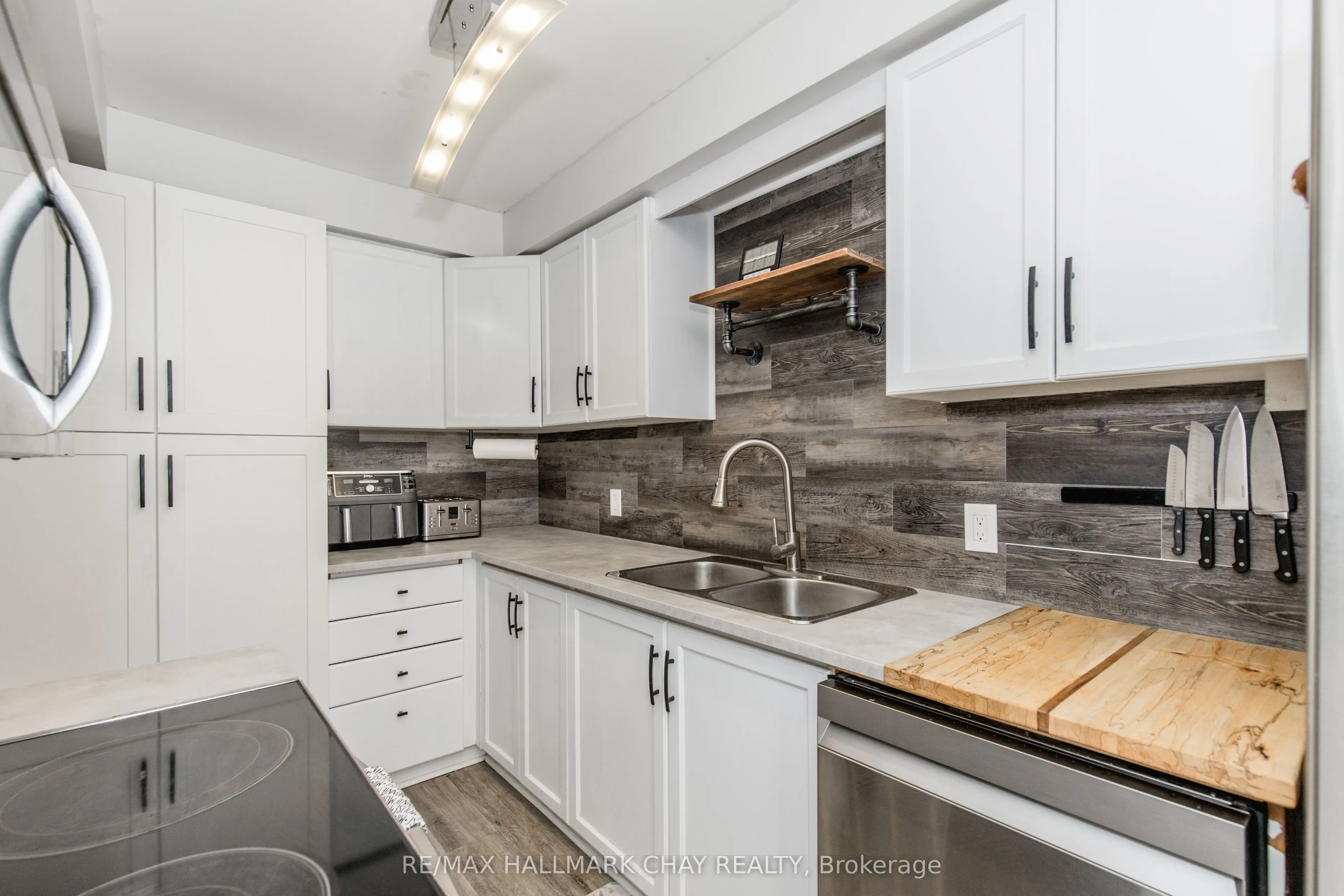 248 Ferndale Drive S