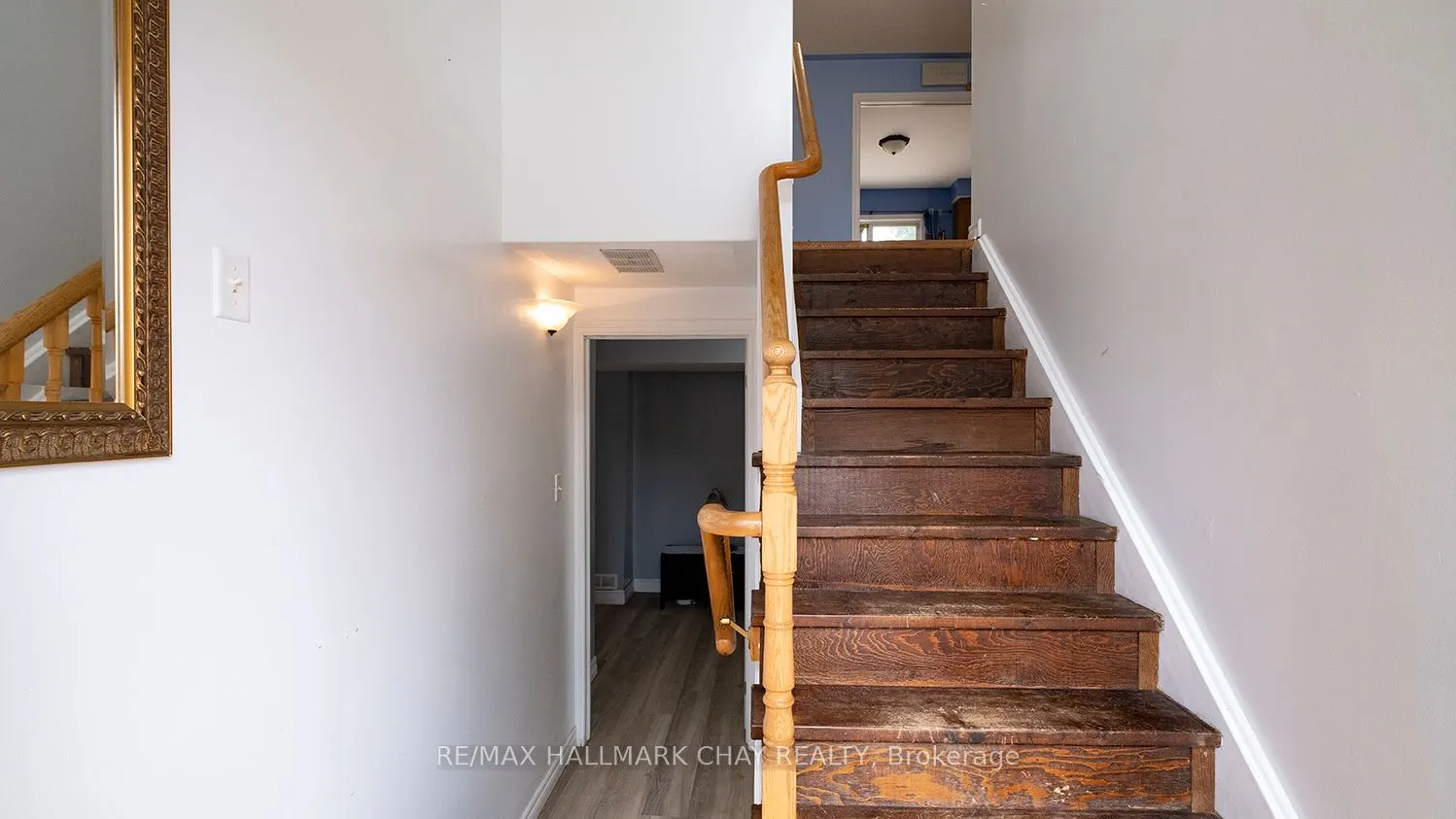 139 WAWINET Street
