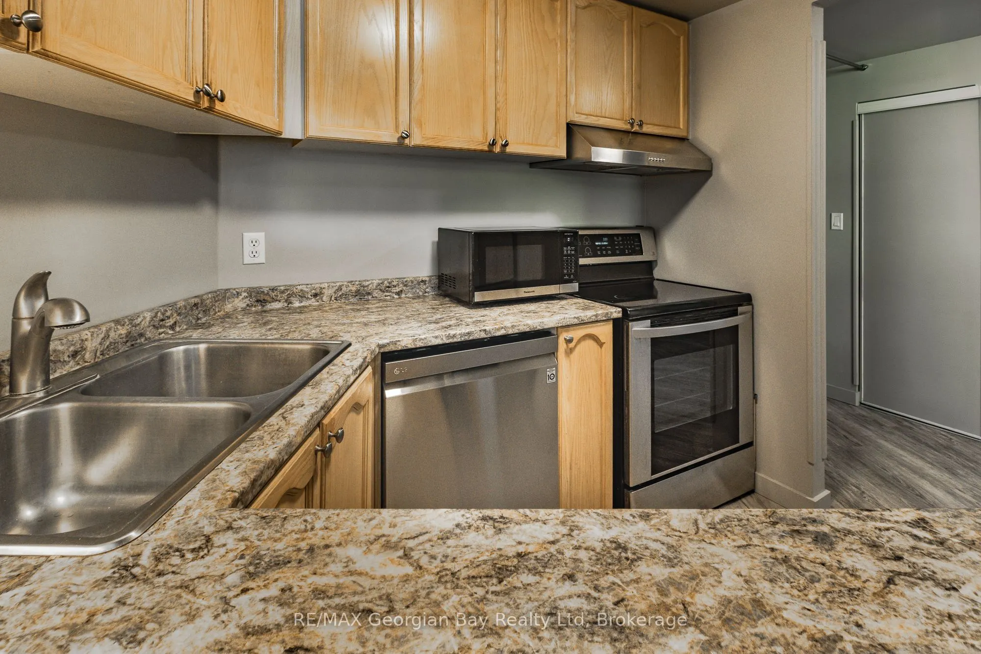 11 Beck Boulevard, #102