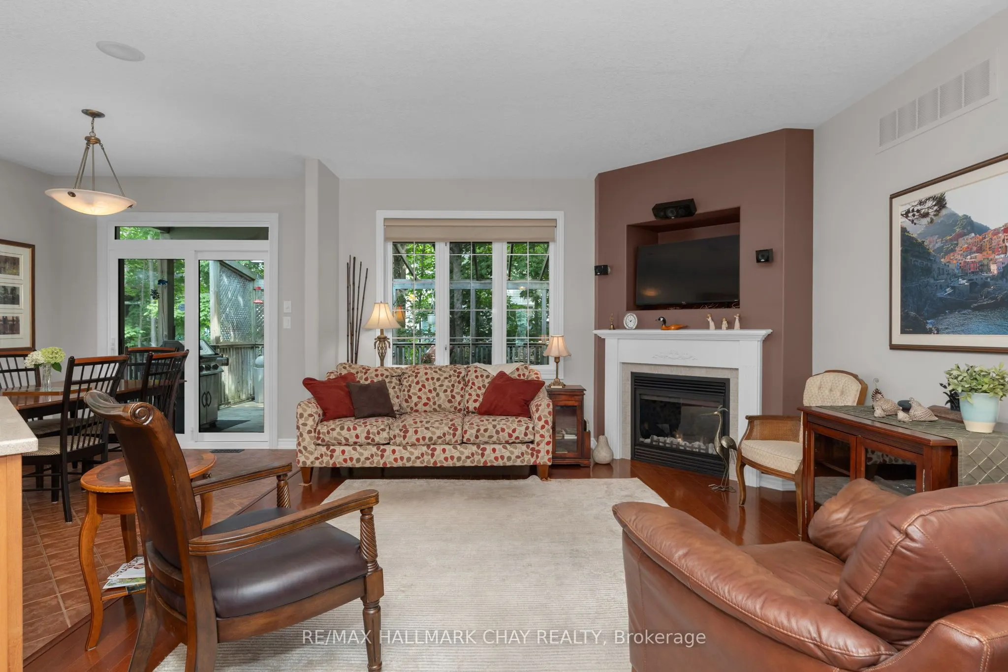 15 OAKMONT Avenue
