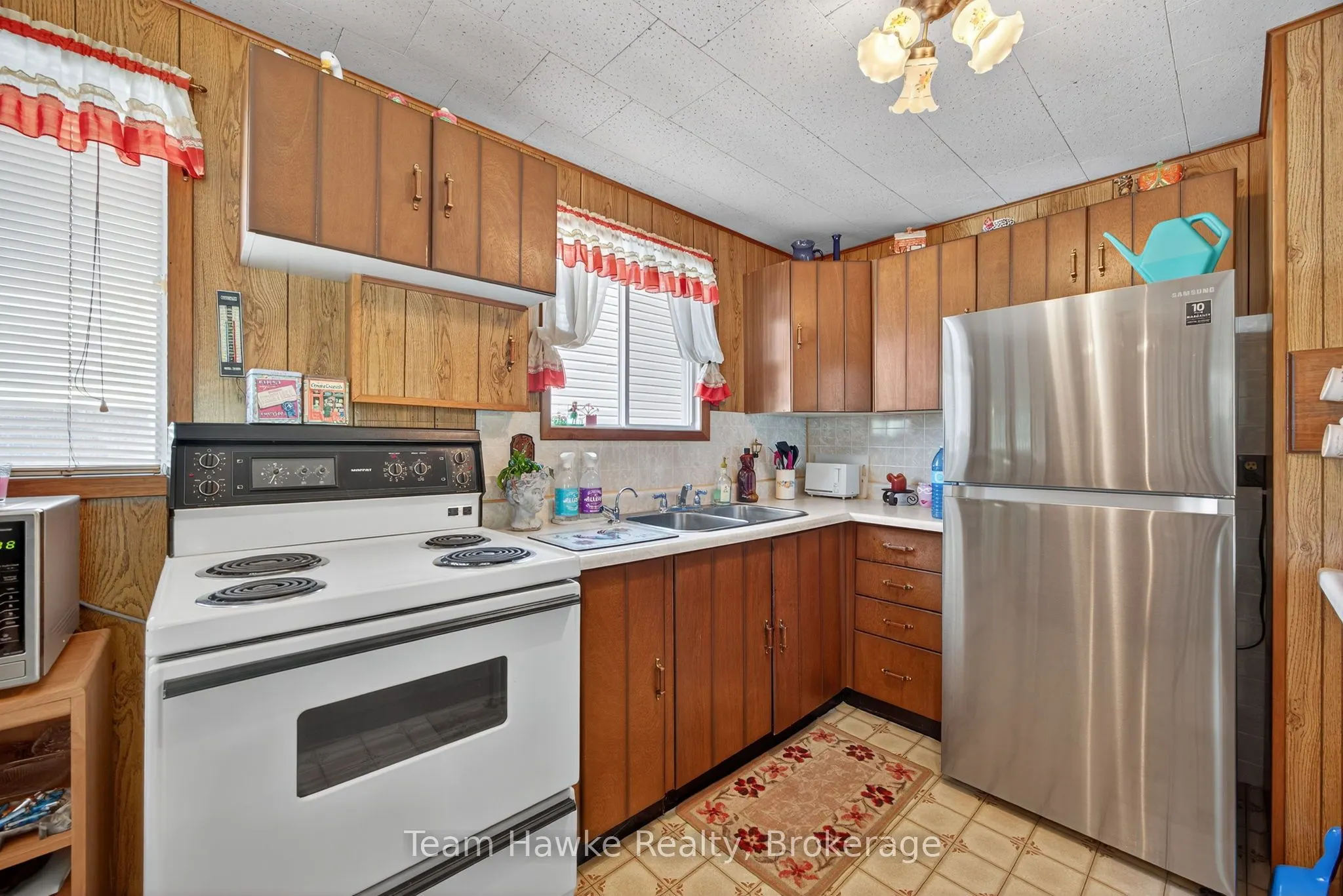 203 Woodlands Avenue