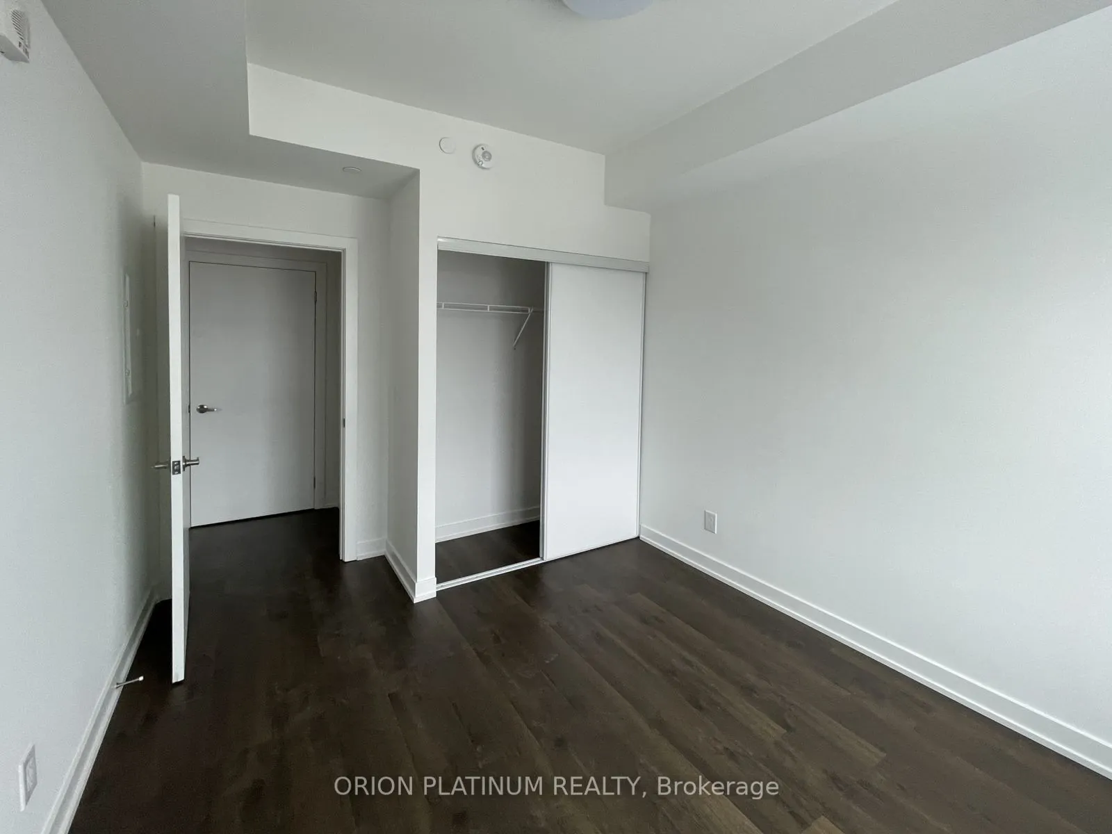 56 Lakeside Terrace #604