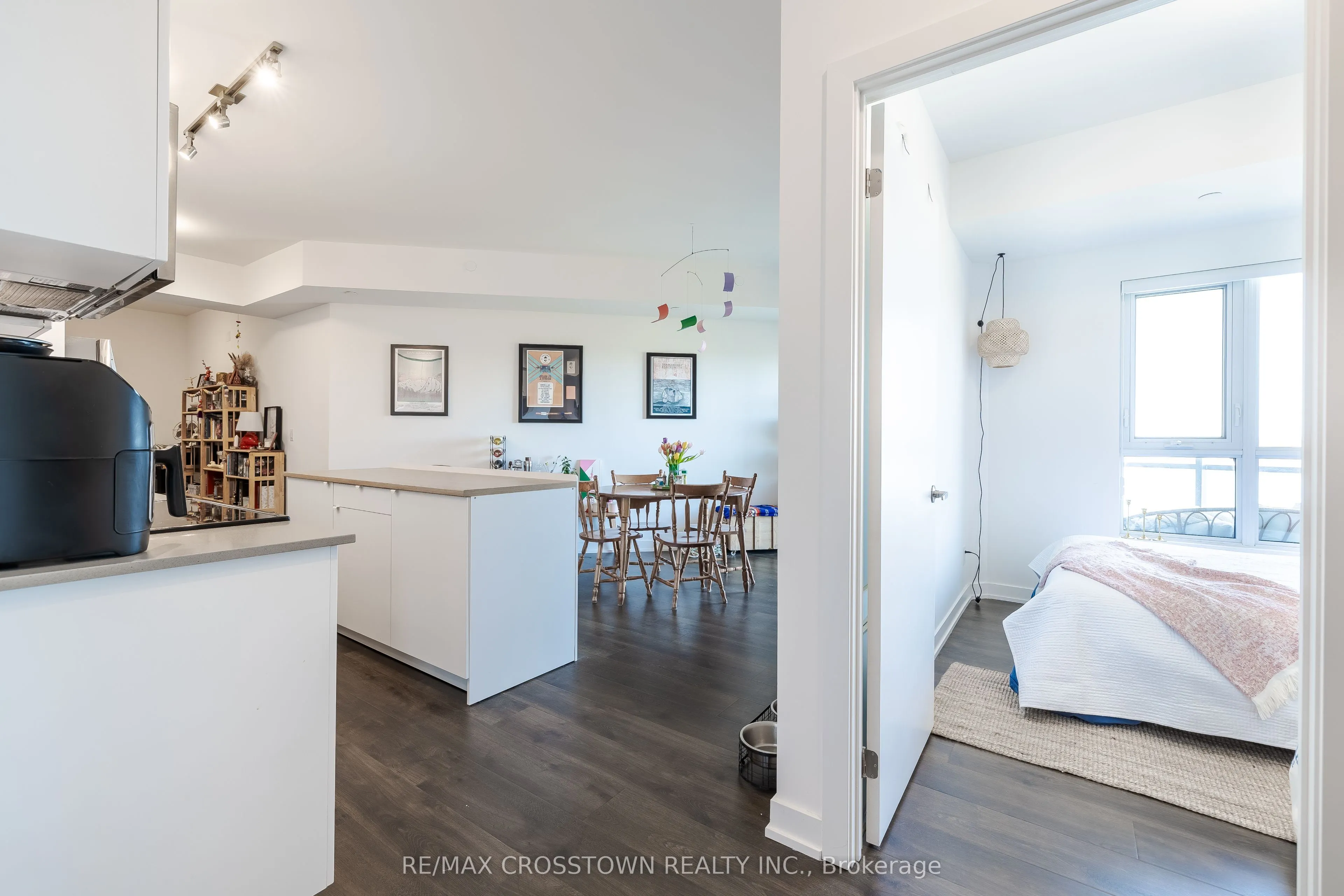 56 Lakeside Terrace, #908