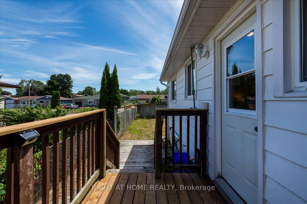 1050 Glen Mhor Crescent
