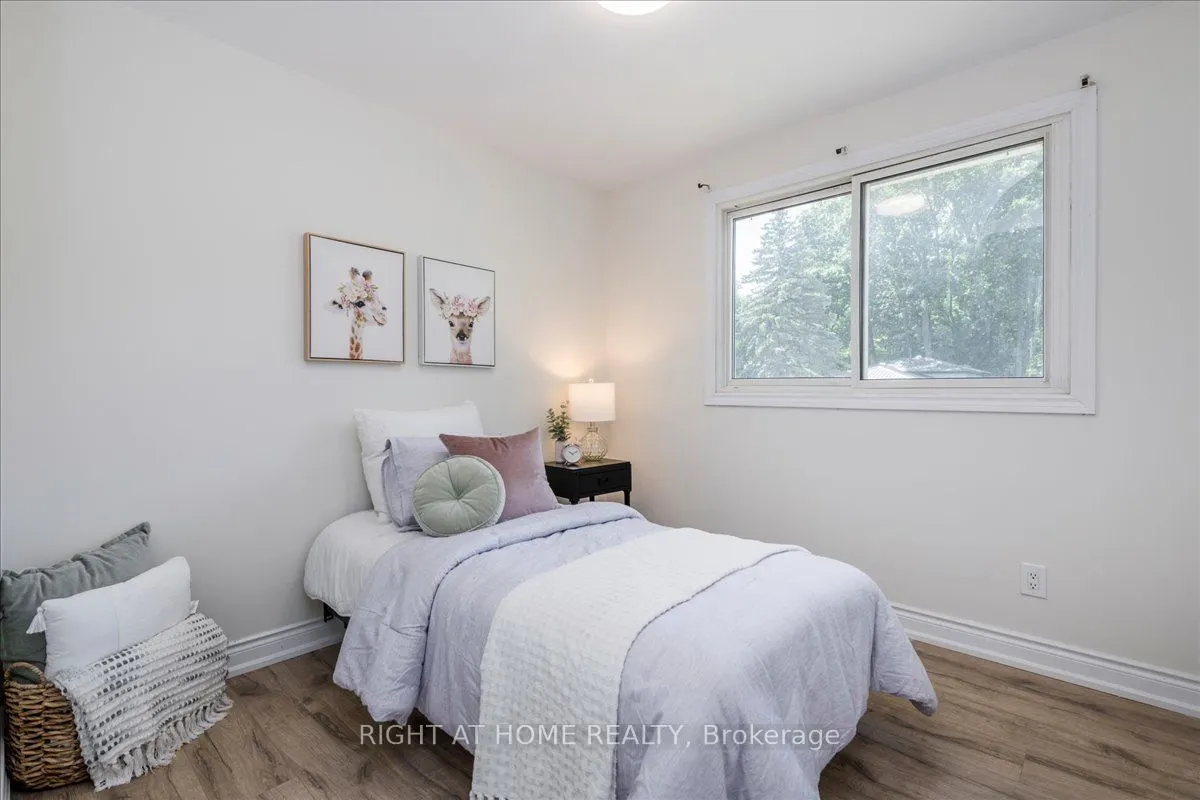 1050 Glen Mhor Crescent