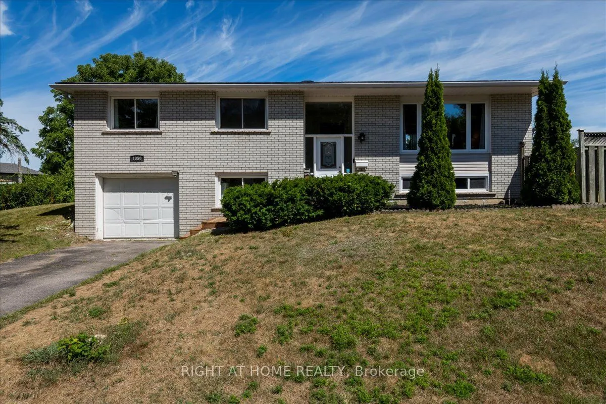 1050 Glen Mhor Crescent