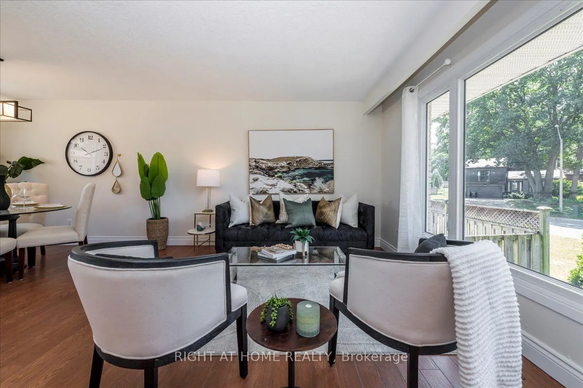 1050 Glen Mhor Crescent