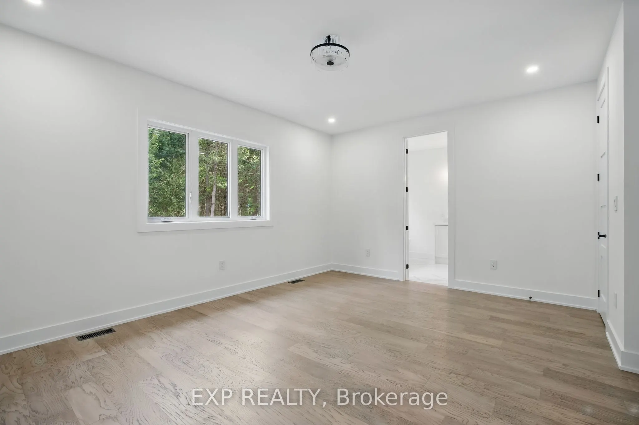 48 Iroquois Crescent