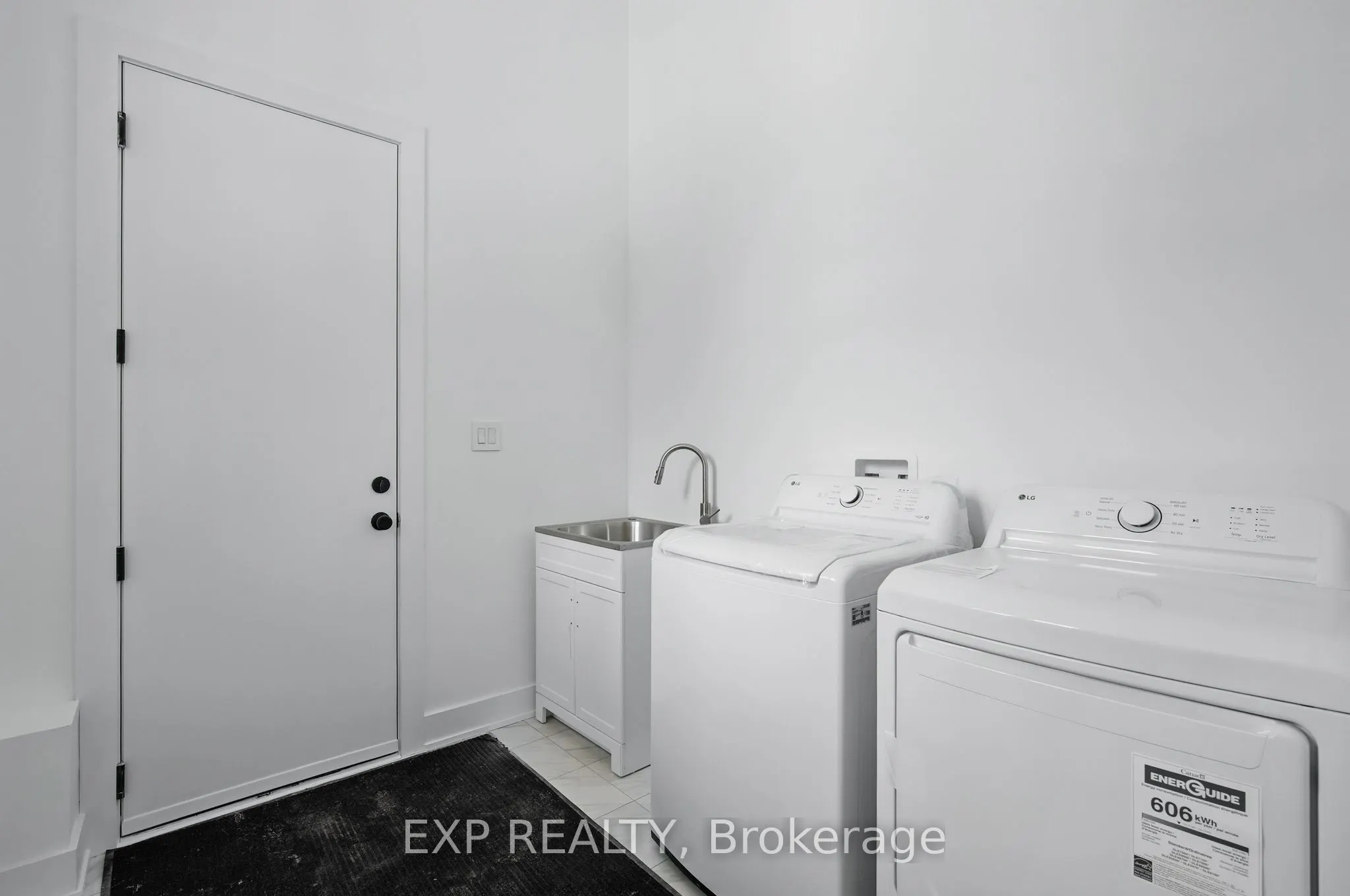 48 Iroquois Crescent