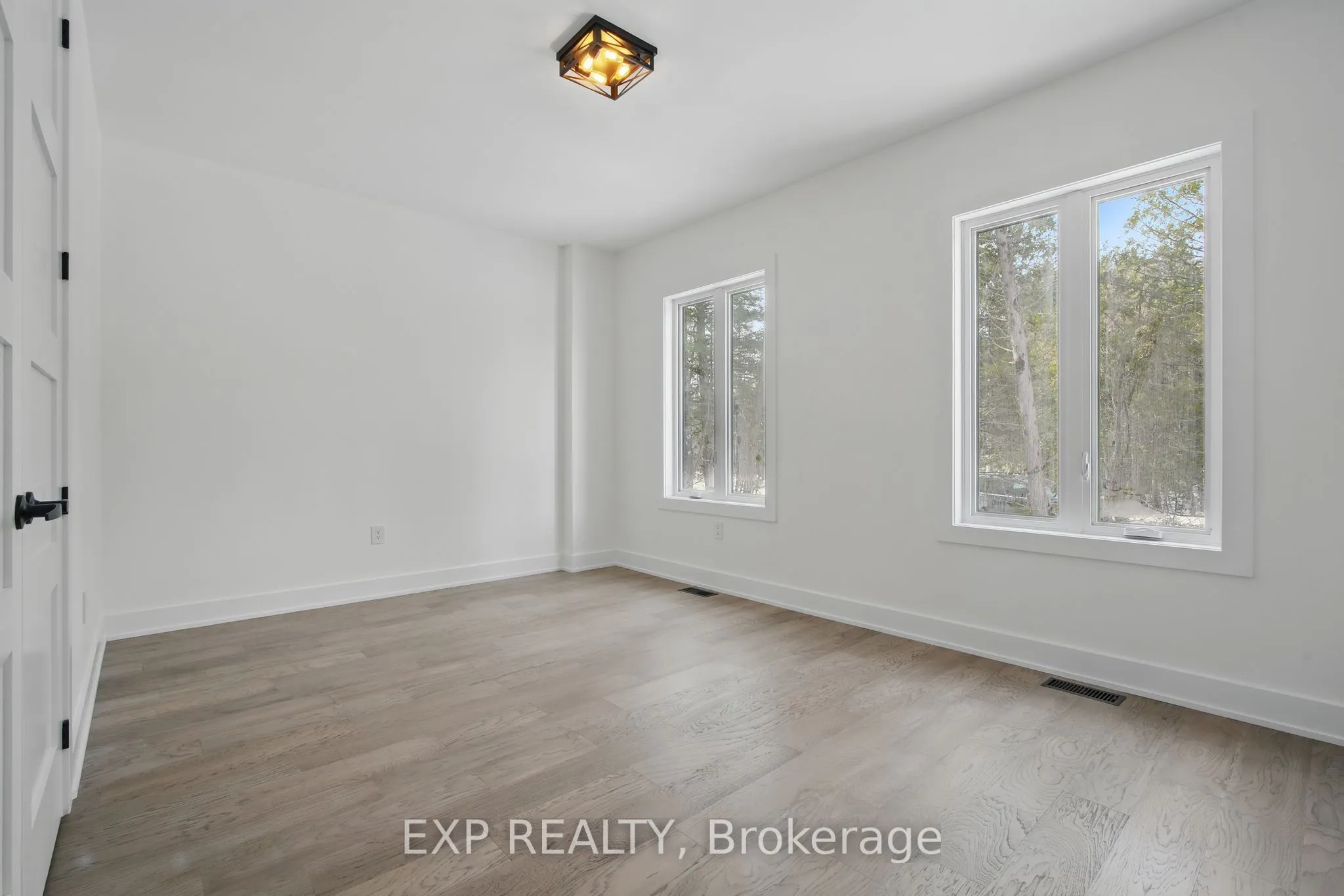 48 Iroquois Crescent