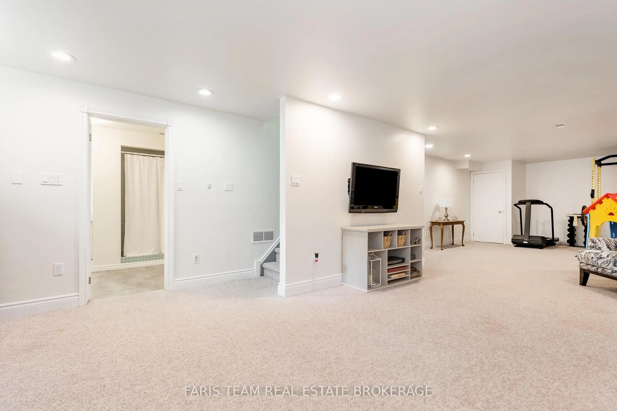 7 Bailey Crescent