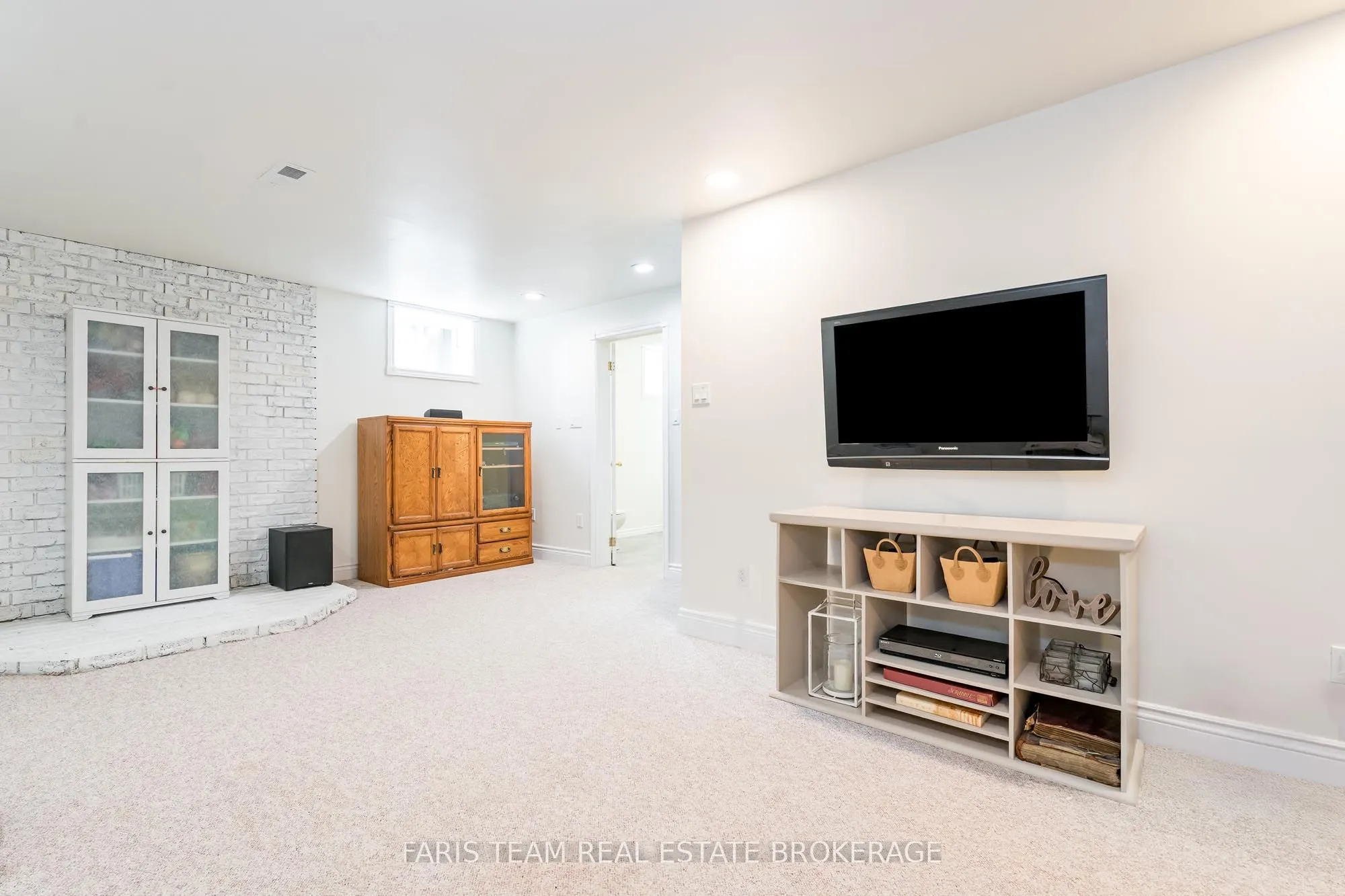 7 Bailey Crescent
