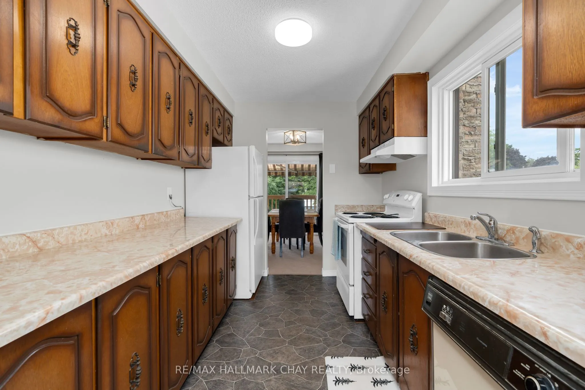 38 Lankin Boulevard