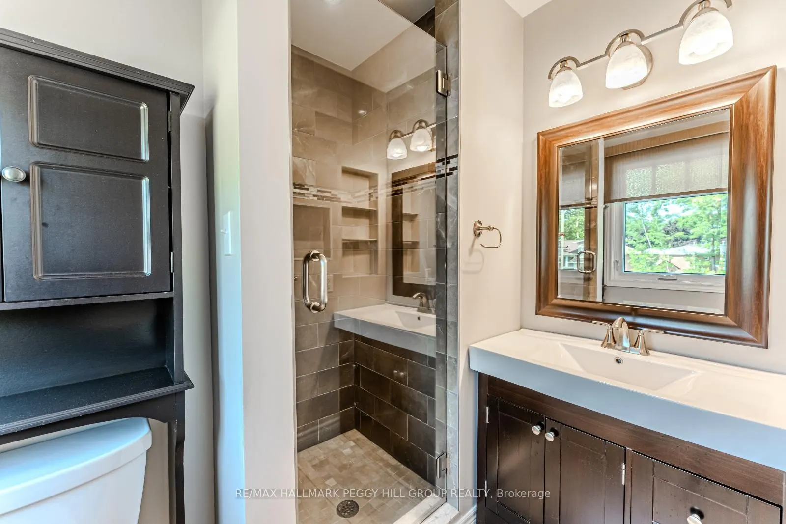 19 Oakridge Drive
