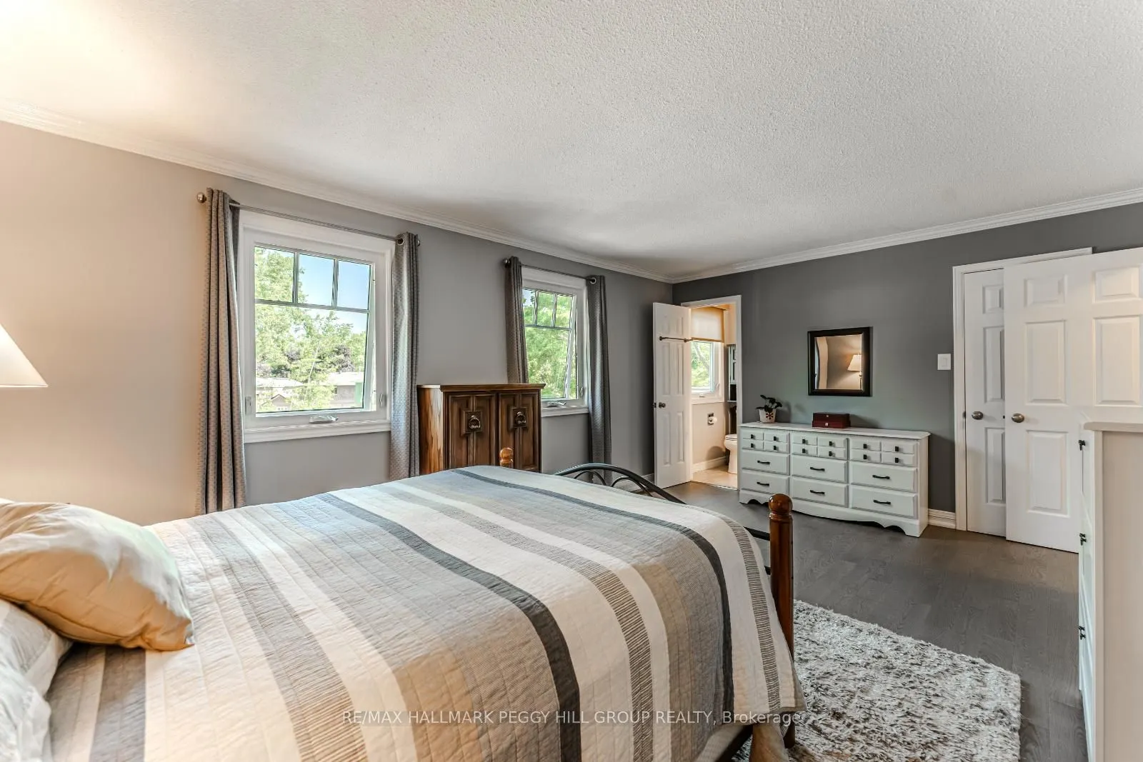 19 Oakridge Drive