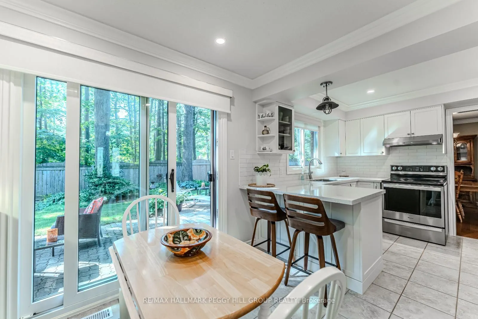 19 Oakridge Drive