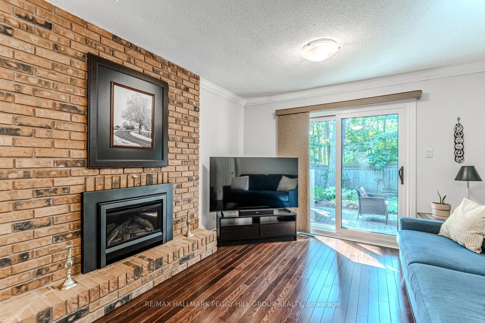 19 Oakridge Drive
