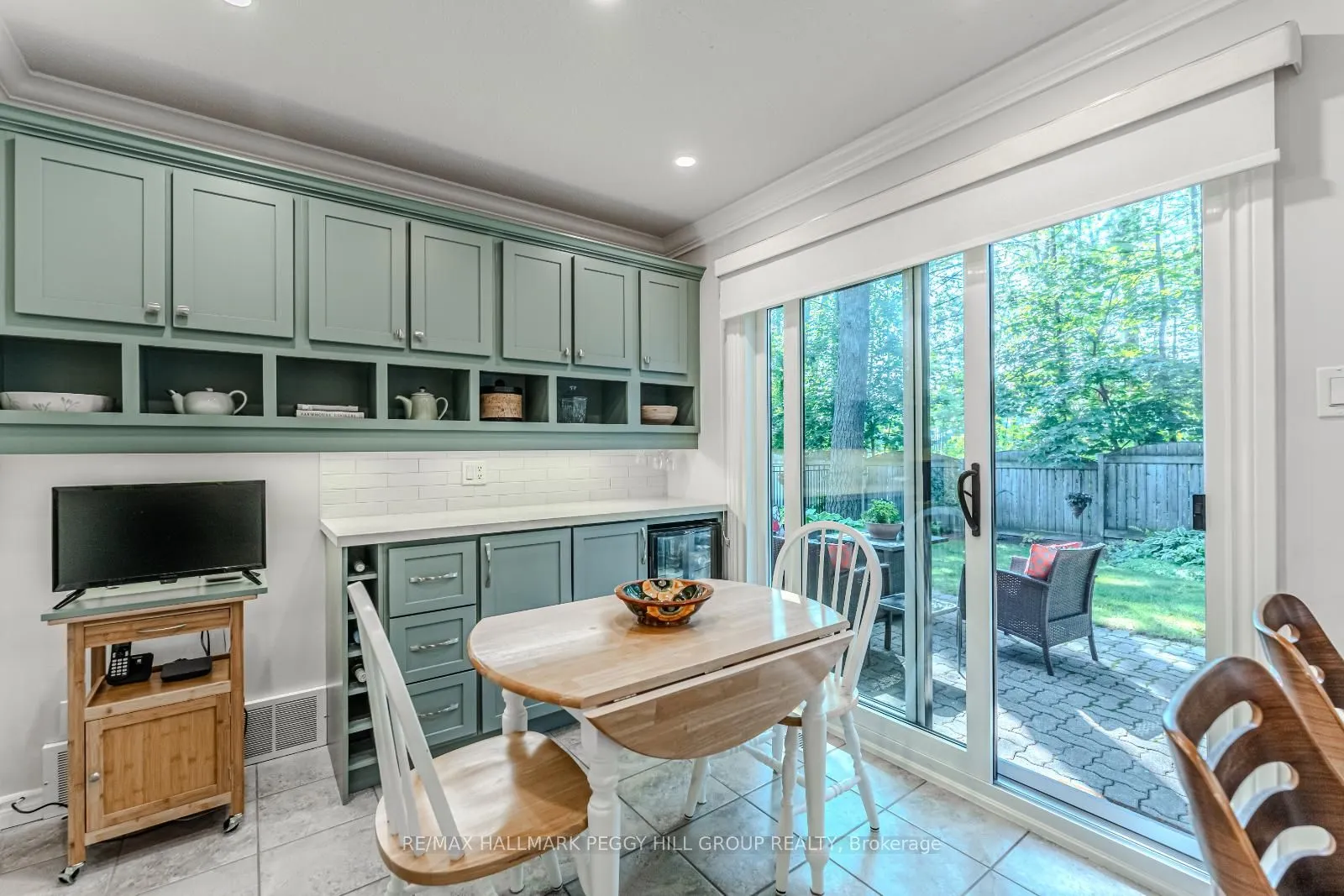 19 Oakridge Drive