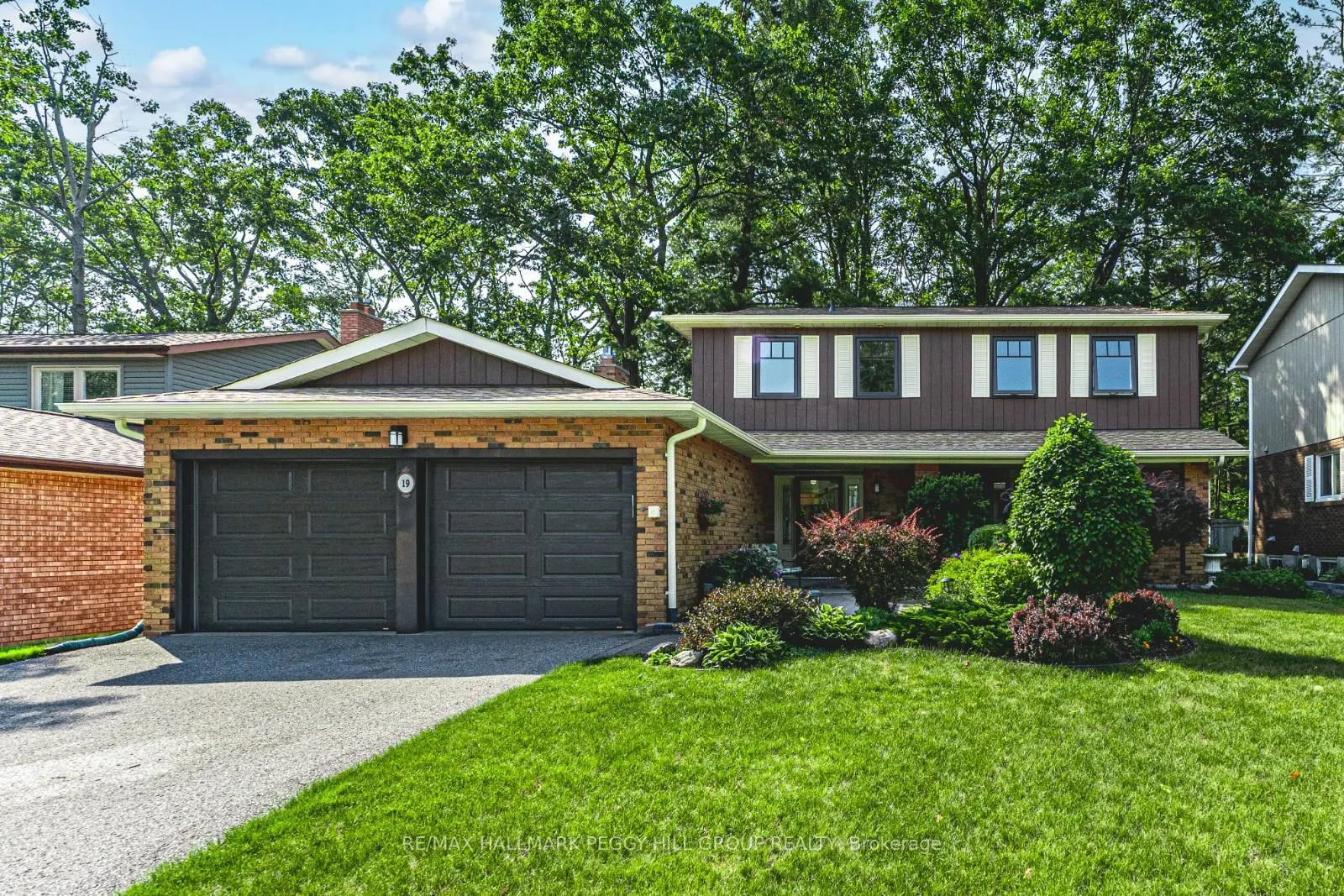 19 Oakridge Drive