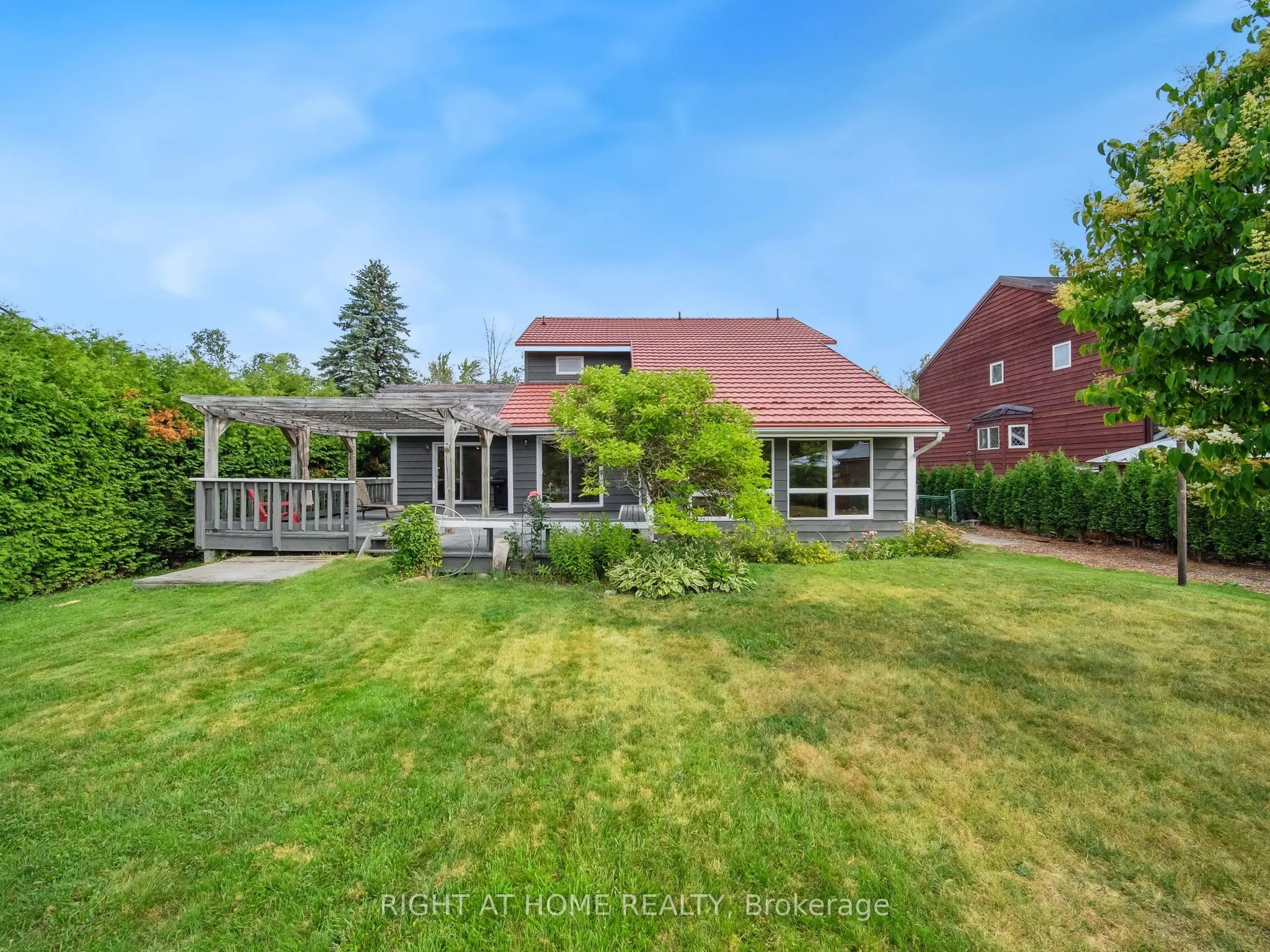 1415 Cunningham Crescent
