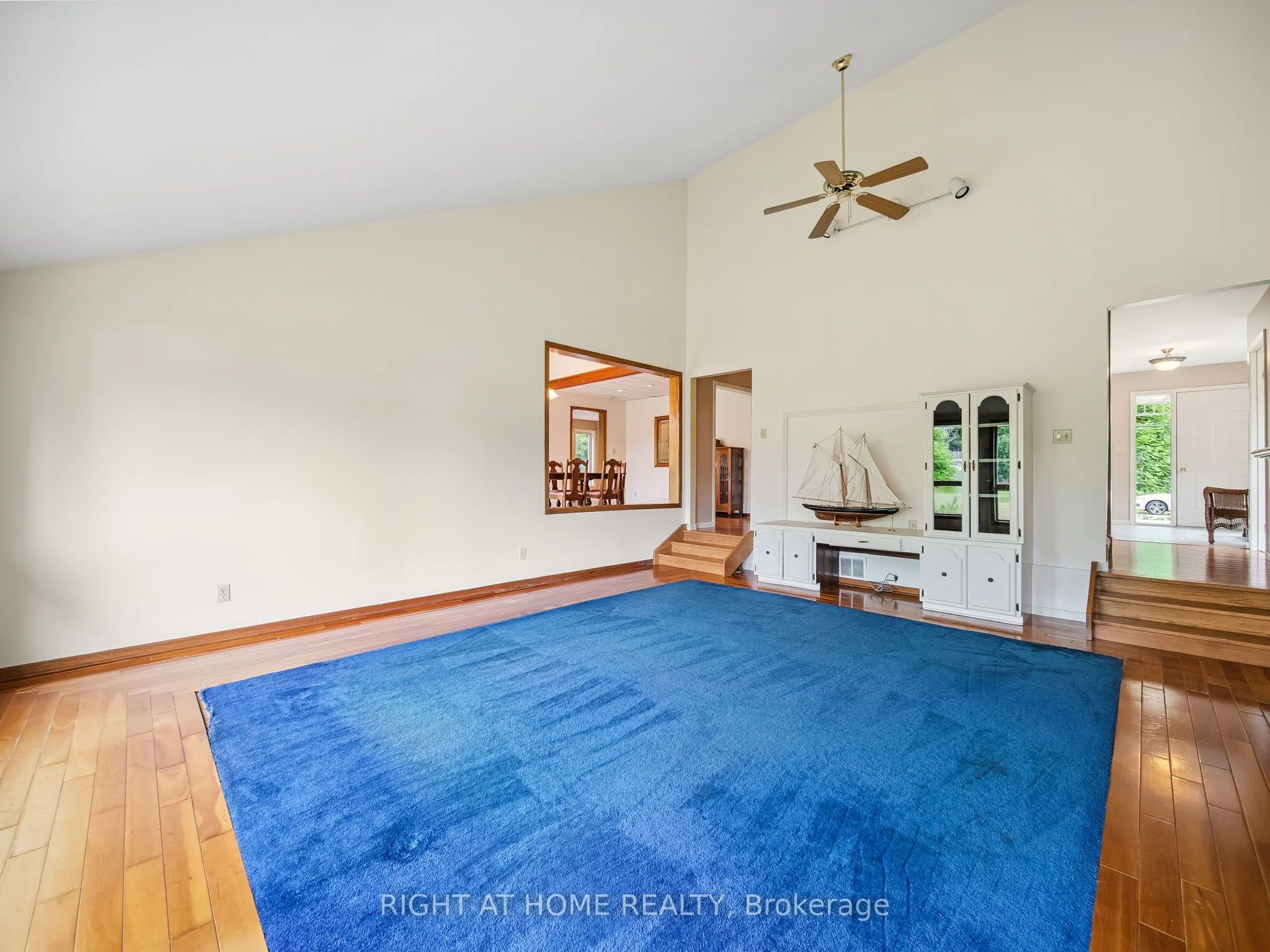 1415 Cunningham Crescent