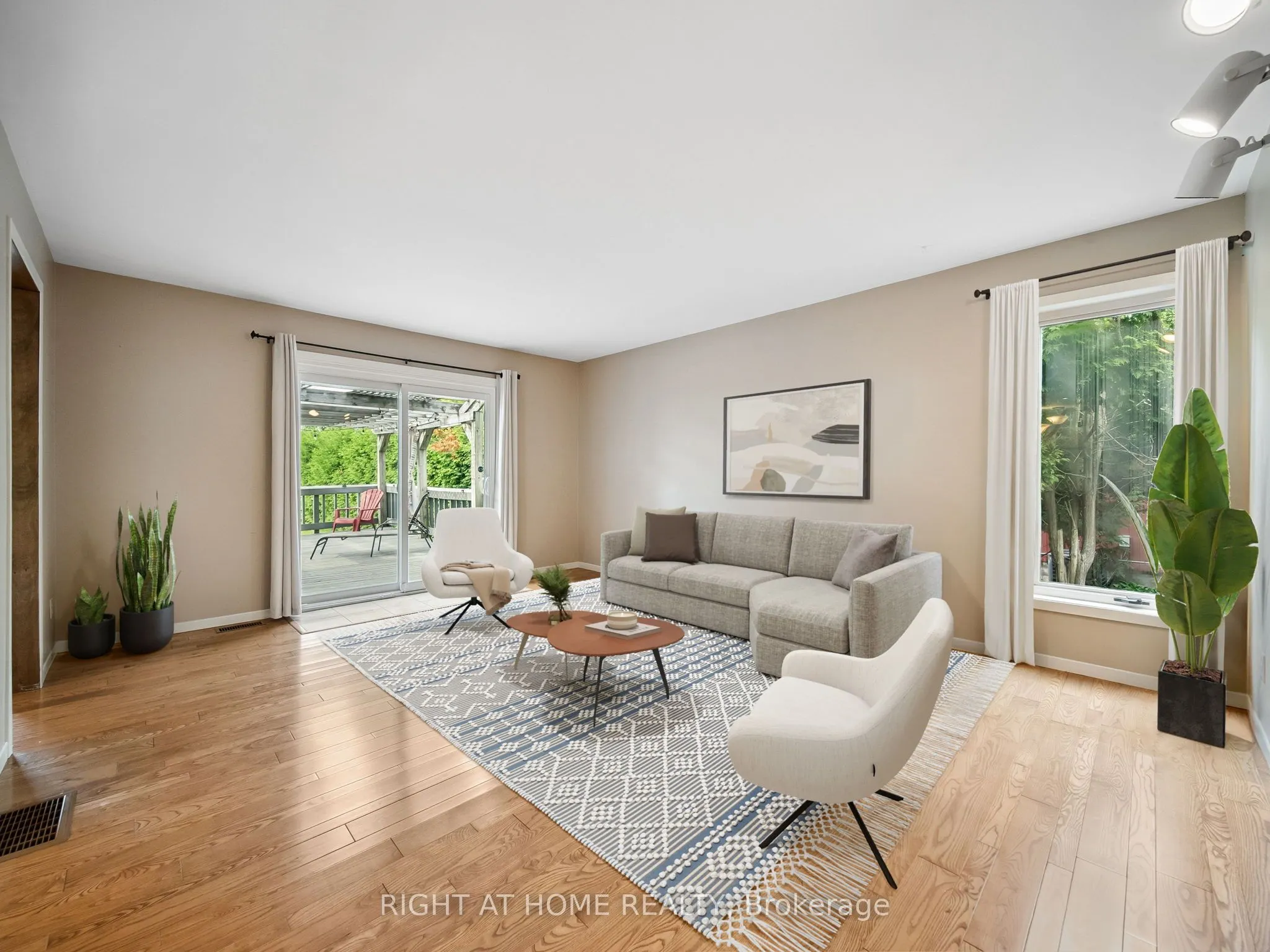 1415 Cunningham Crescent