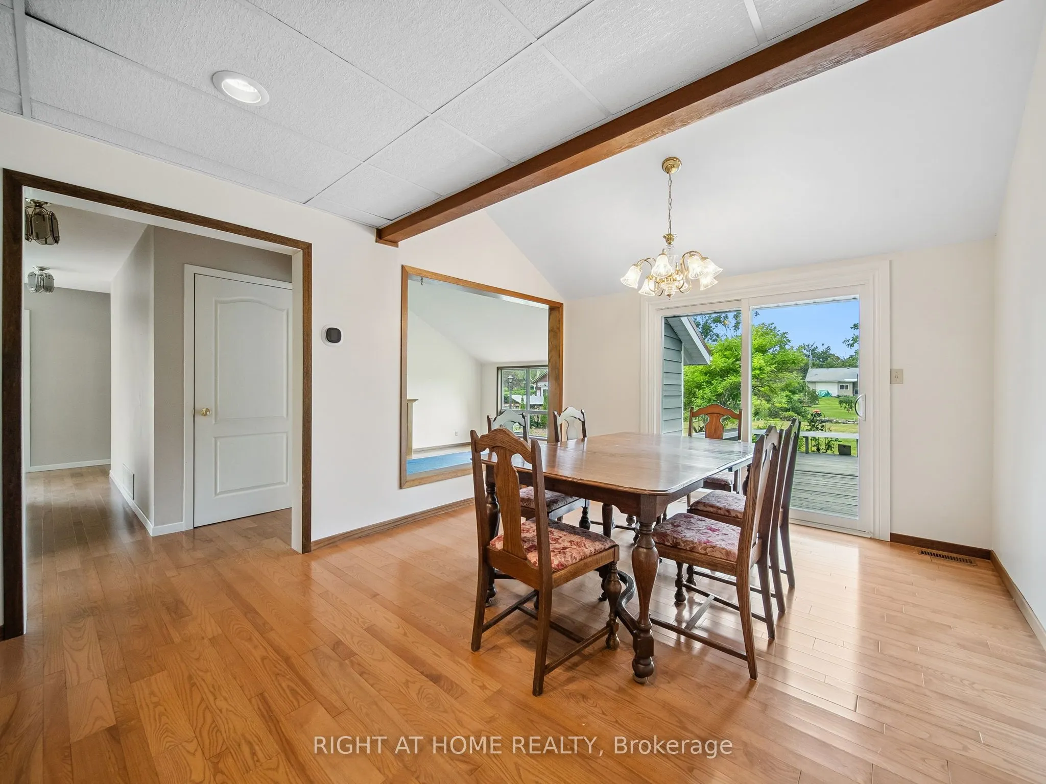 1415 Cunningham Crescent