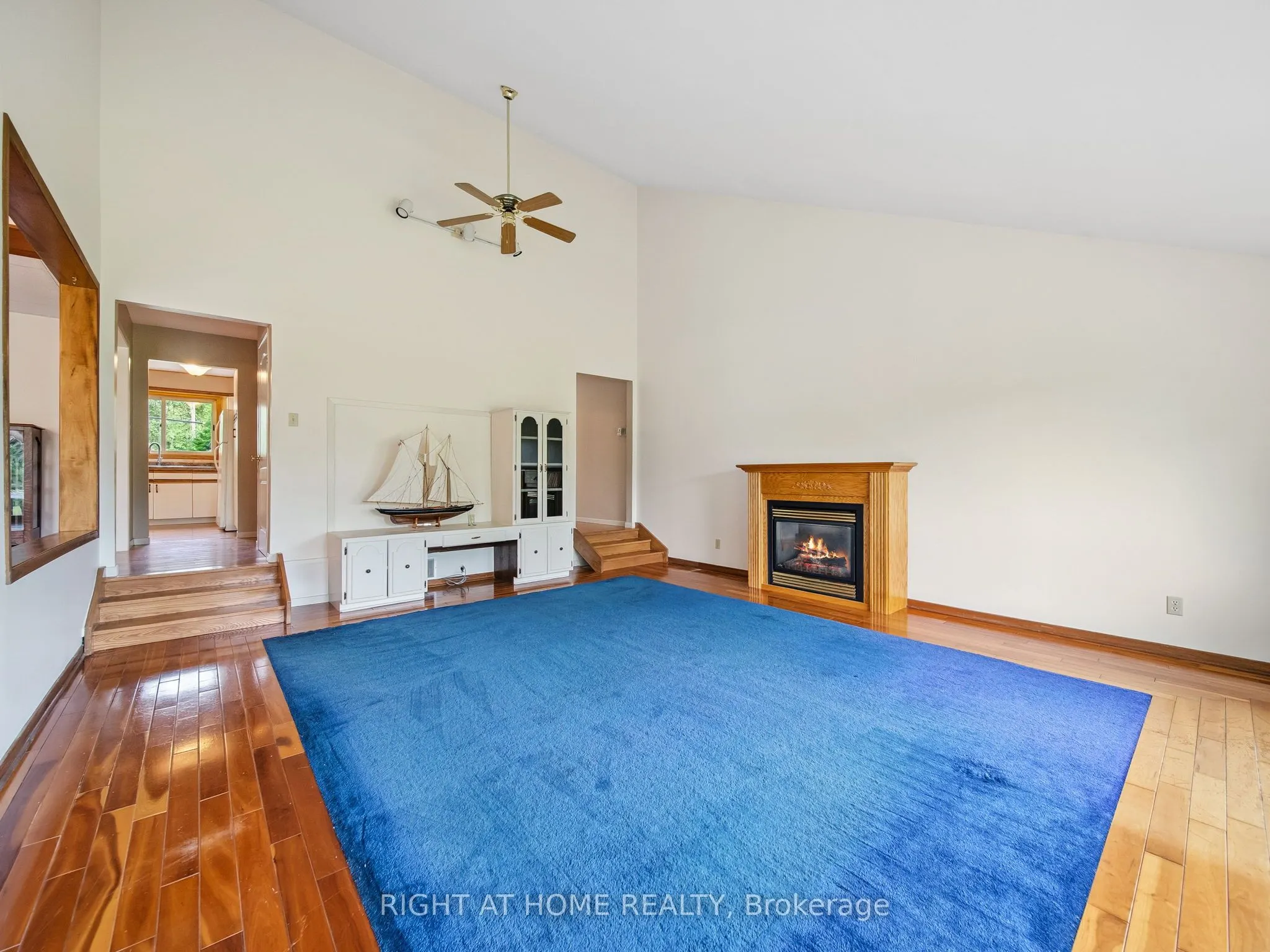 1415 Cunningham Crescent