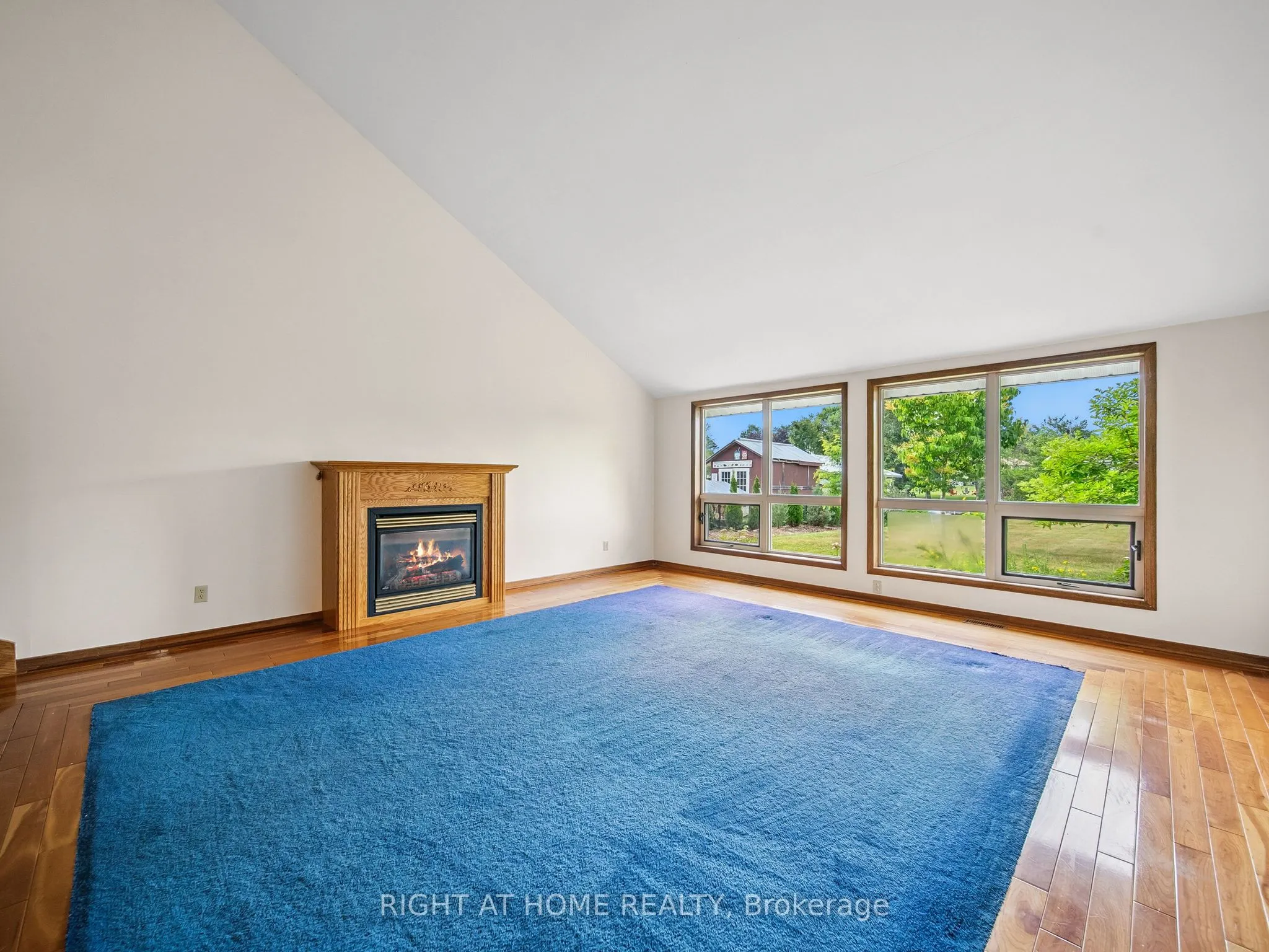 1415 Cunningham Crescent