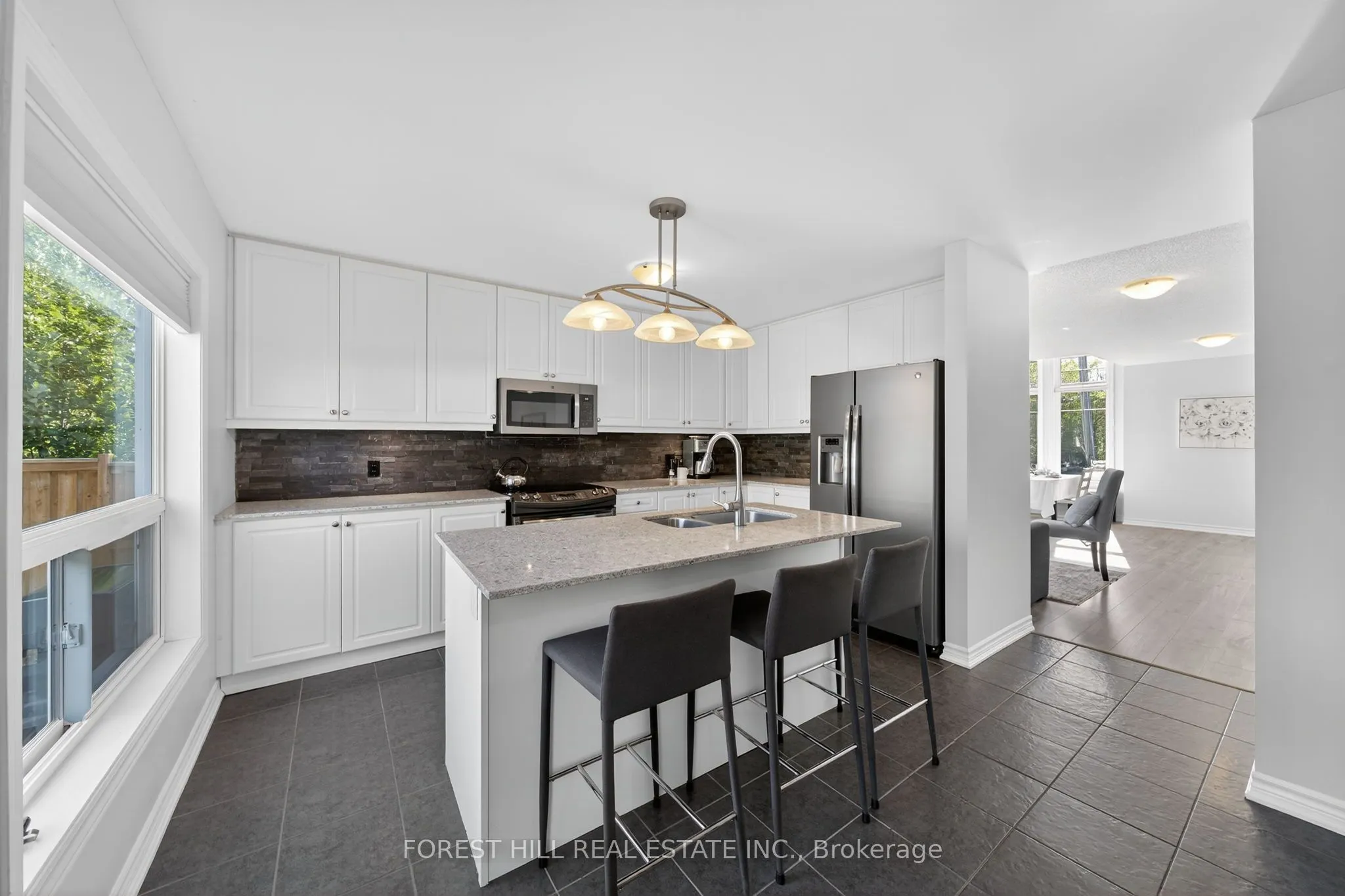 70 Robert Street S