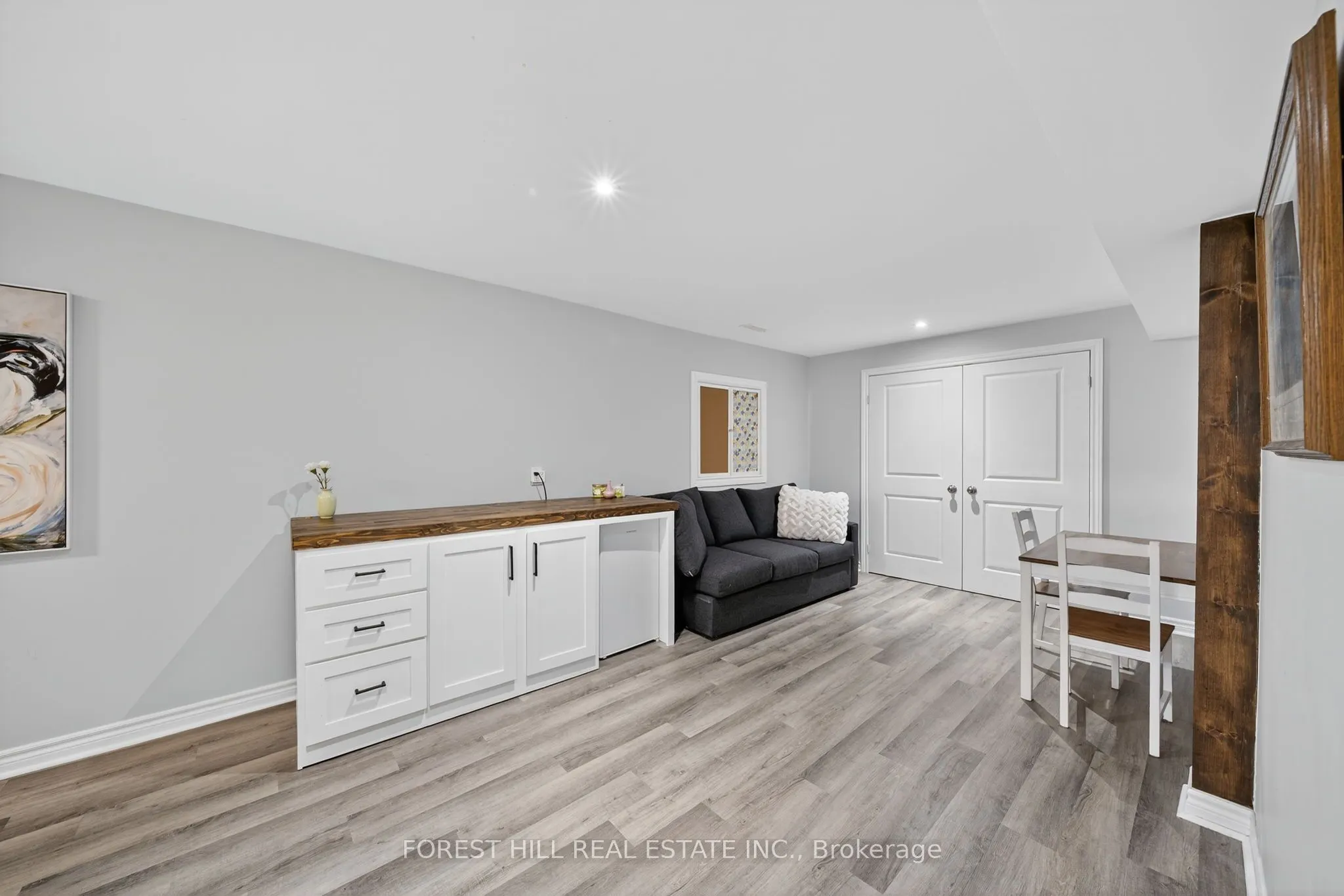 70 Robert Street S