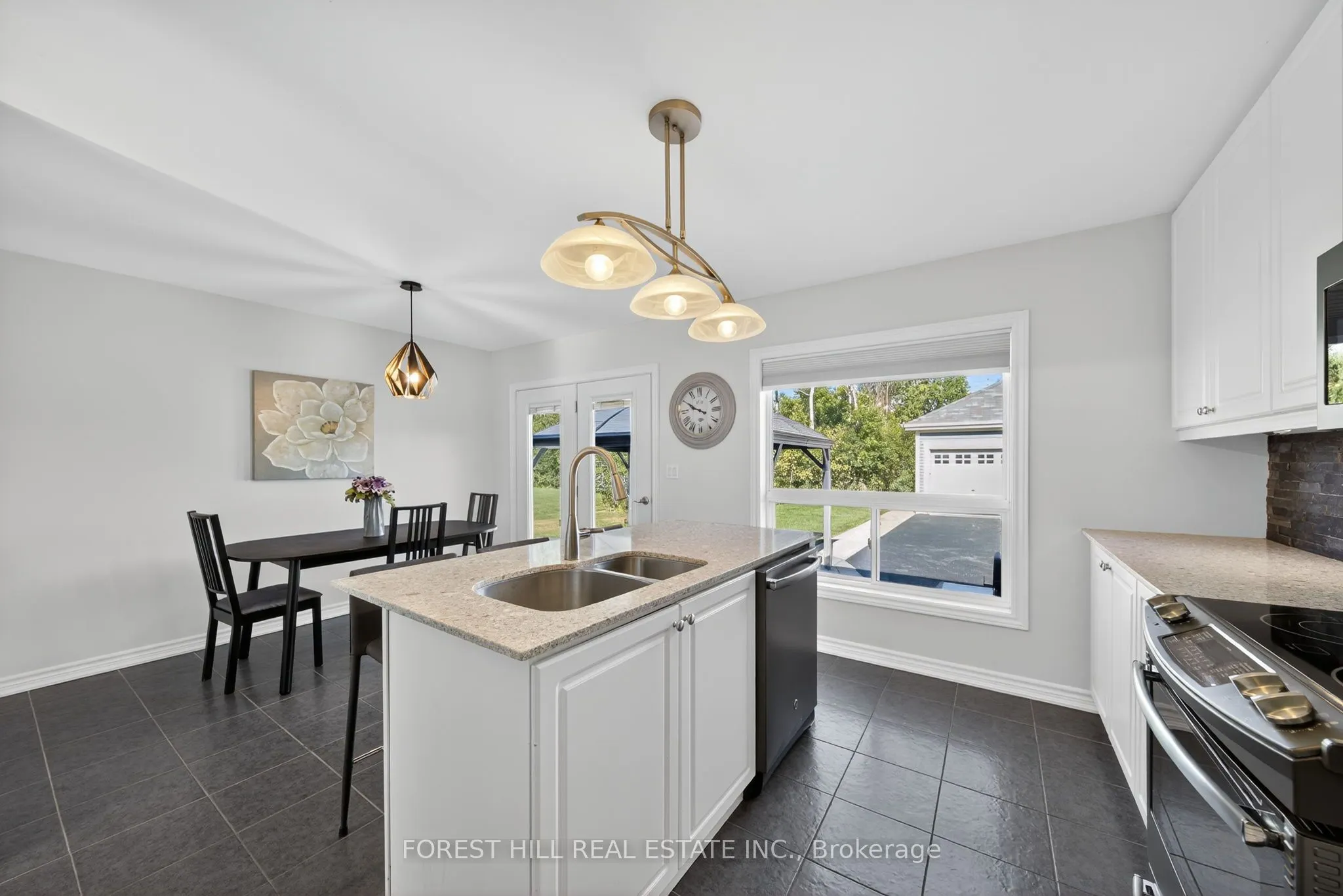 70 Robert Street S